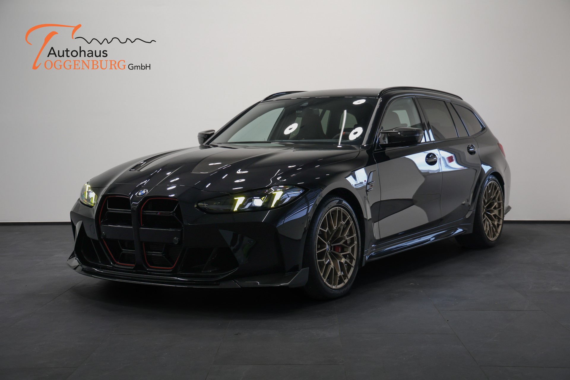 BMW M3 CS Touring xDrive-showroom-element-1
