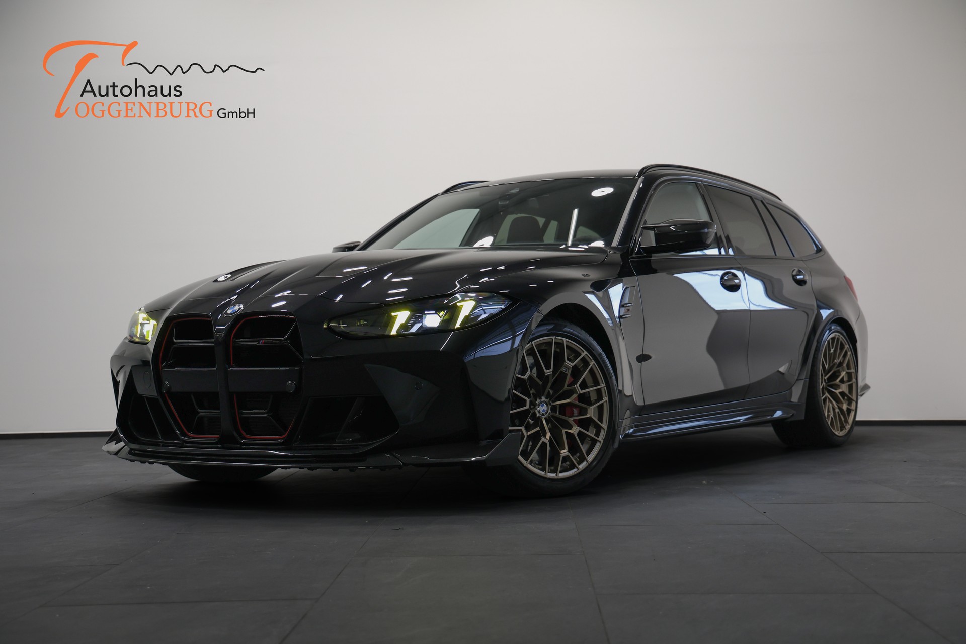 BMW M3 CS Touring xDrive-showroom-element-2