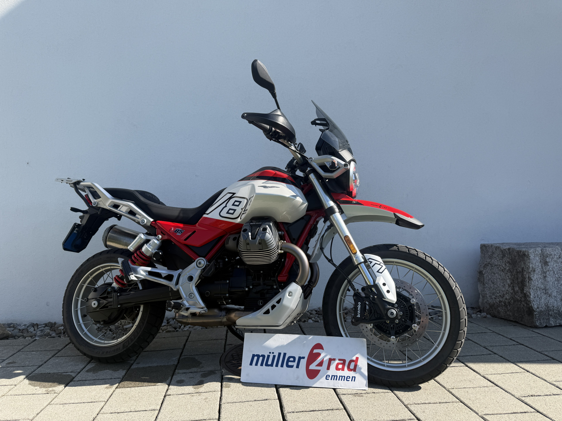 MOTO GUZZI V85 TT-image-0