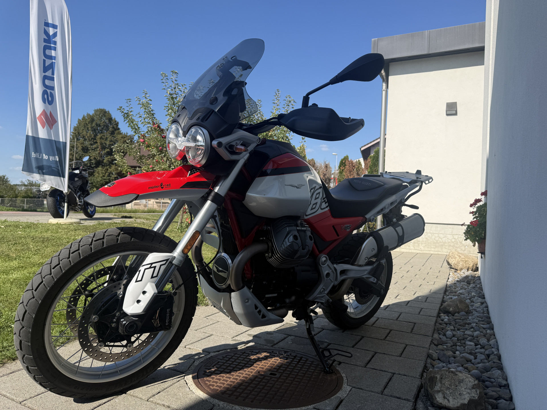 MOTO GUZZI V85 TT-image-3
