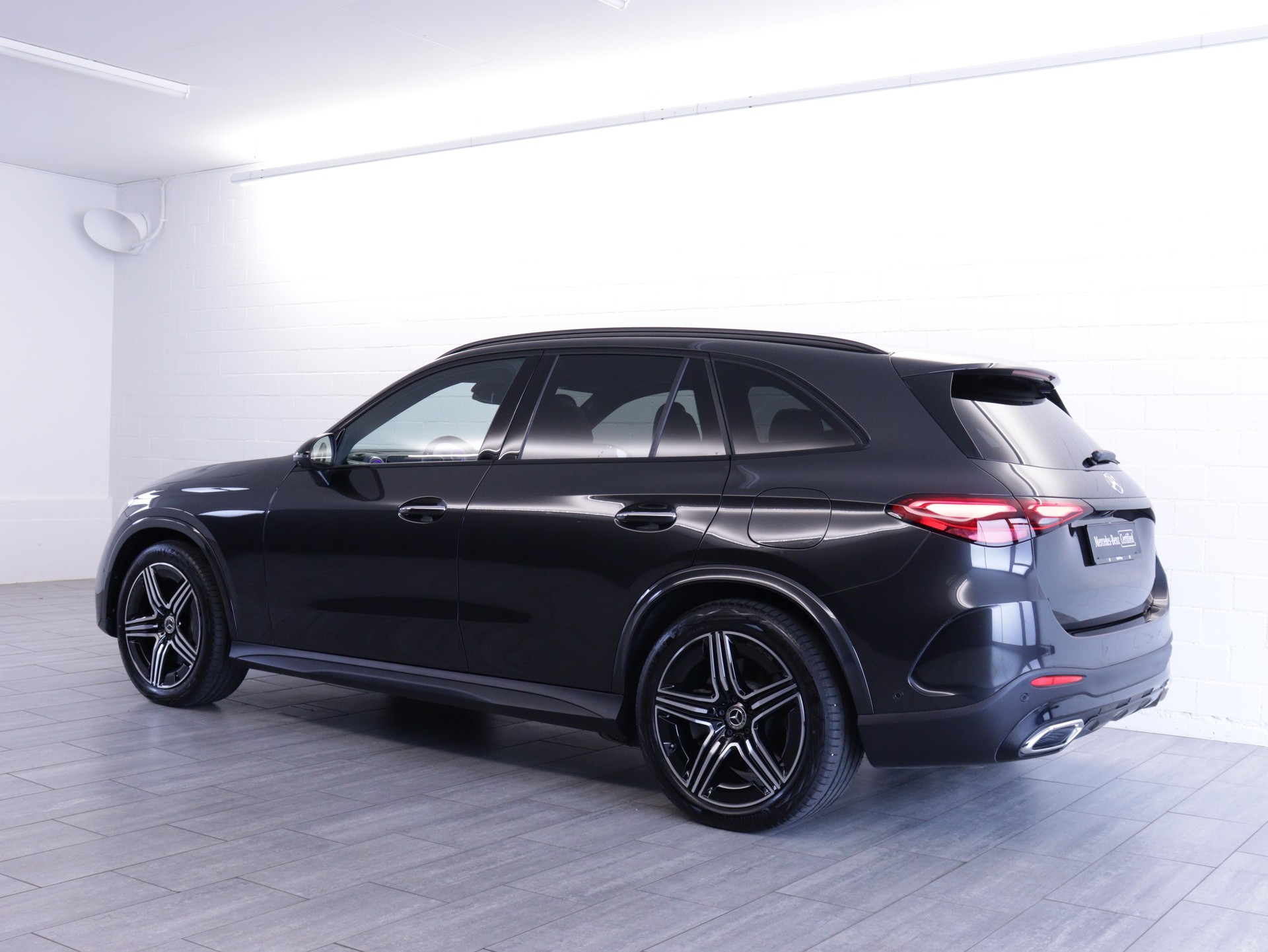 MERCEDES-BENZ GLC 400 e EQ Star AMG Line 4matic-showroom-element-2