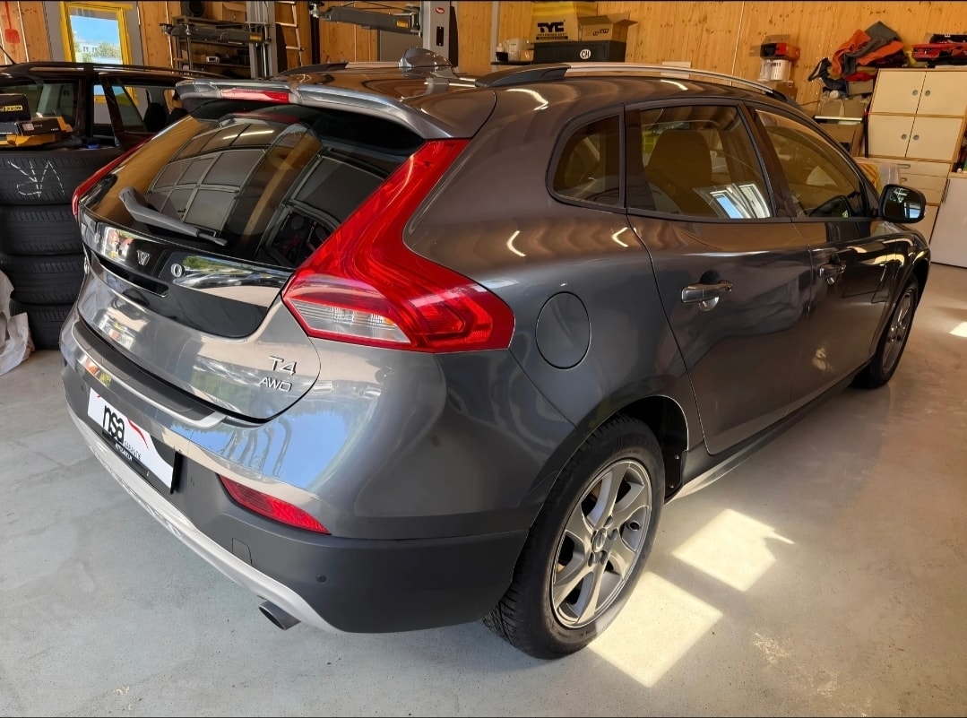 VOLVO V40 Cross Country T4 2.0 AWD Family Ed. Geartr.-showroom-element-3