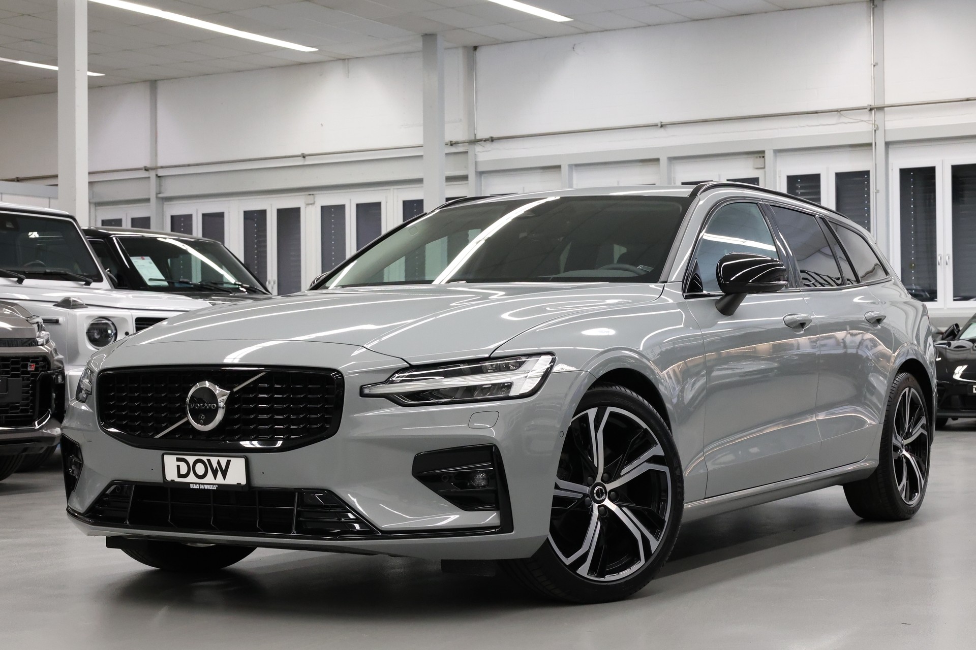 VOLVO V60 2.0 B4 Plus Dark