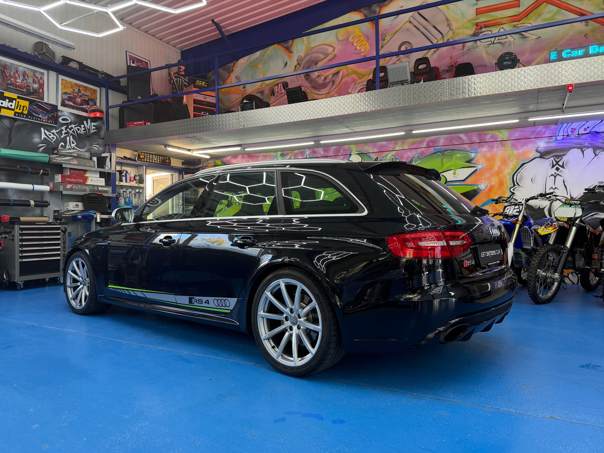 AUDI RS4 Avant 4.2 FSI V8 quattro S-tronic-showroom-element-3