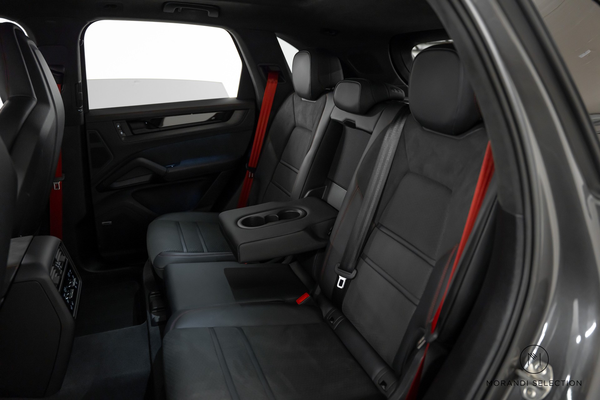 PORSCHE Cayenne 4.0 V8 GTS-image-16