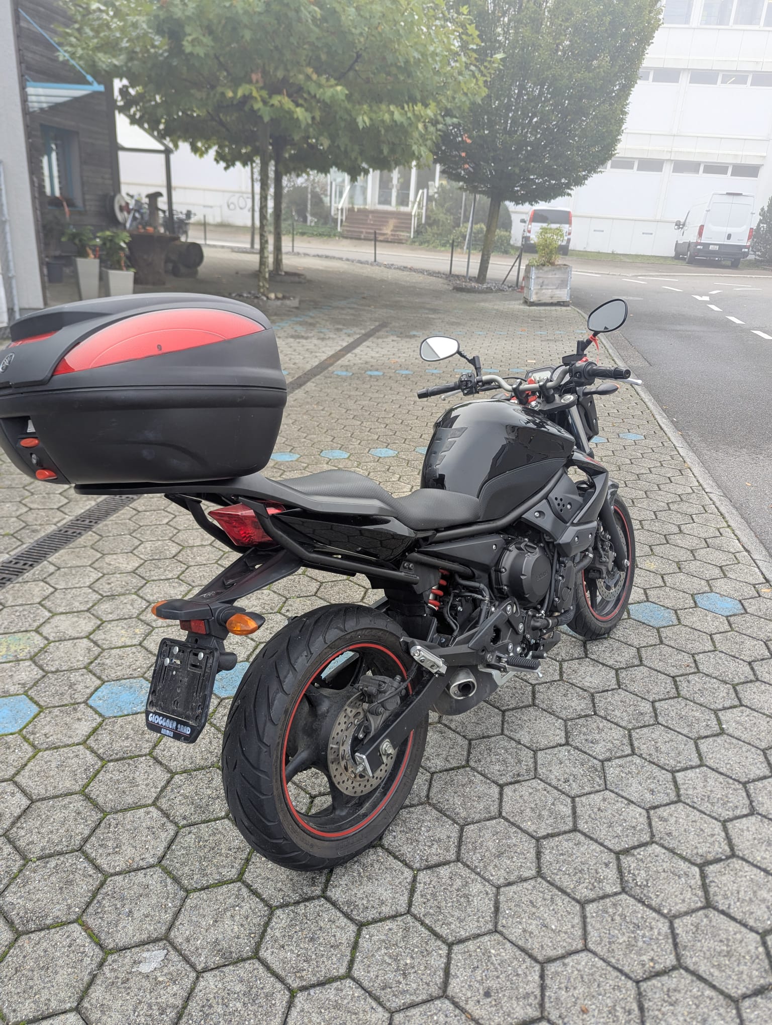 YAMAHA XJ 6 N ABS-image-2