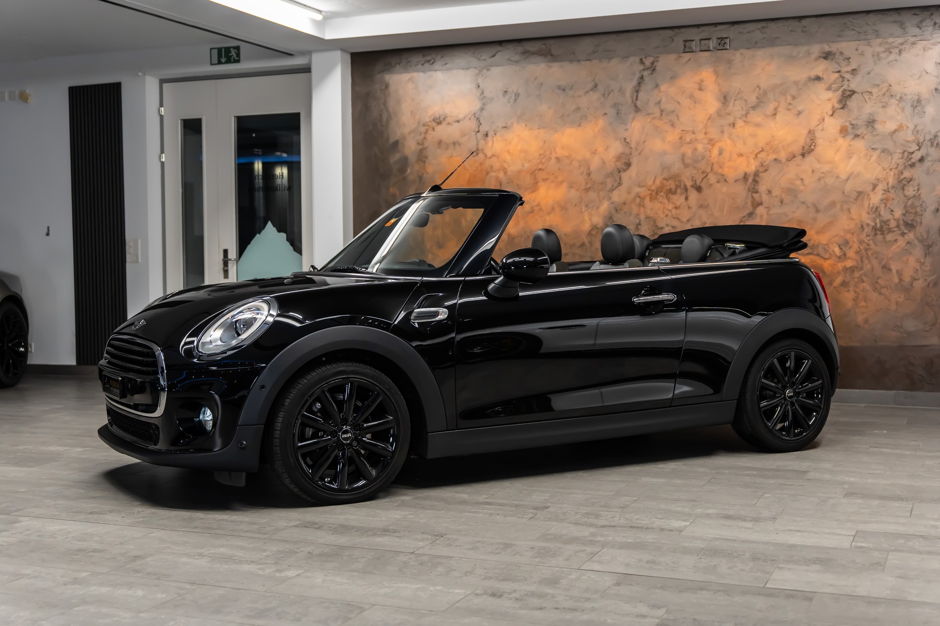 MINI Cooper Cabriolet Steptronic *CH-Fahrzeug*Vollleder*Garantie*-showroom-element-2