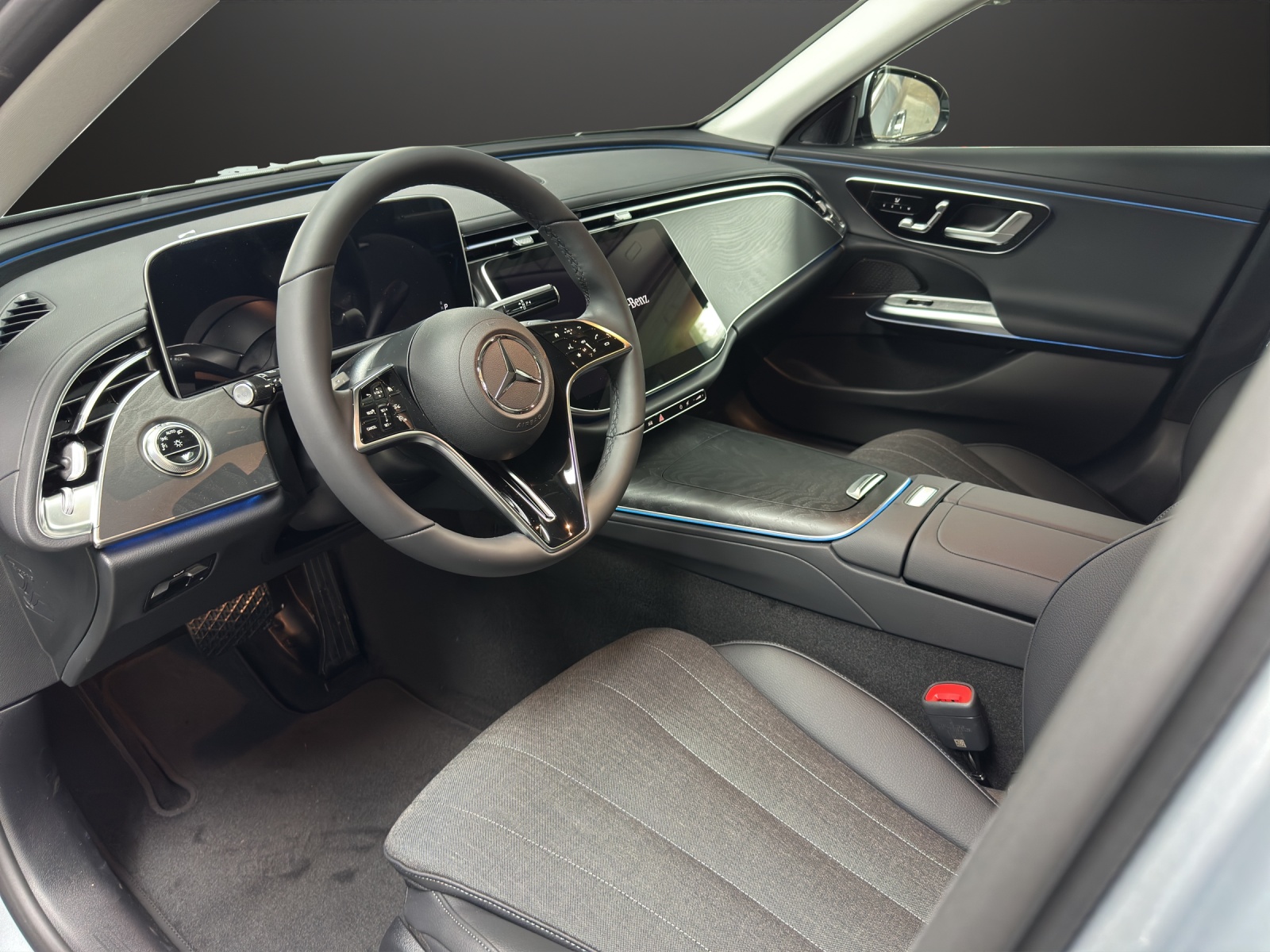 MERCEDES-BENZ E 200 T 9G-Tronic 4Matic-image-9