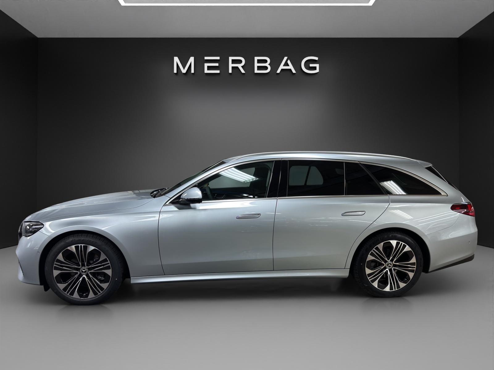 MERCEDES-BENZ E 200 T 9G-Tronic 4Matic-image-1