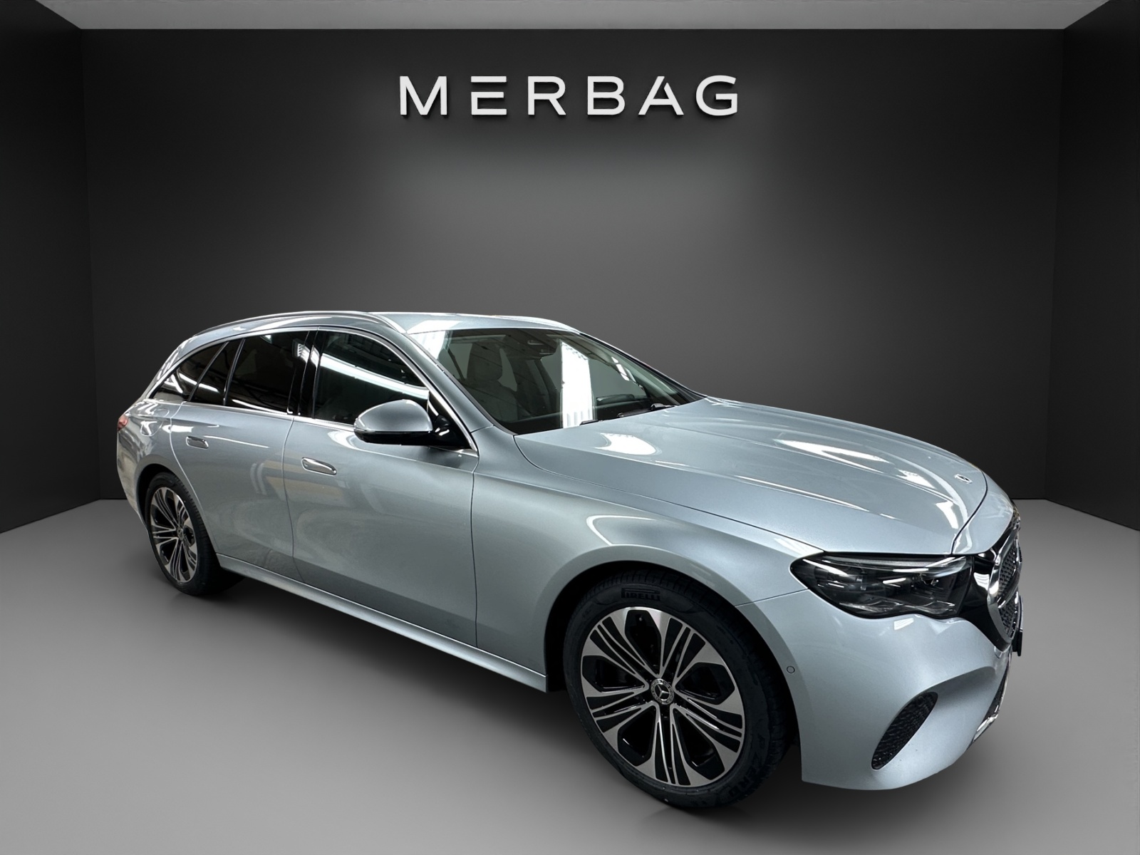 MERCEDES-BENZ E 200 T 9G-Tronic 4Matic-image-5