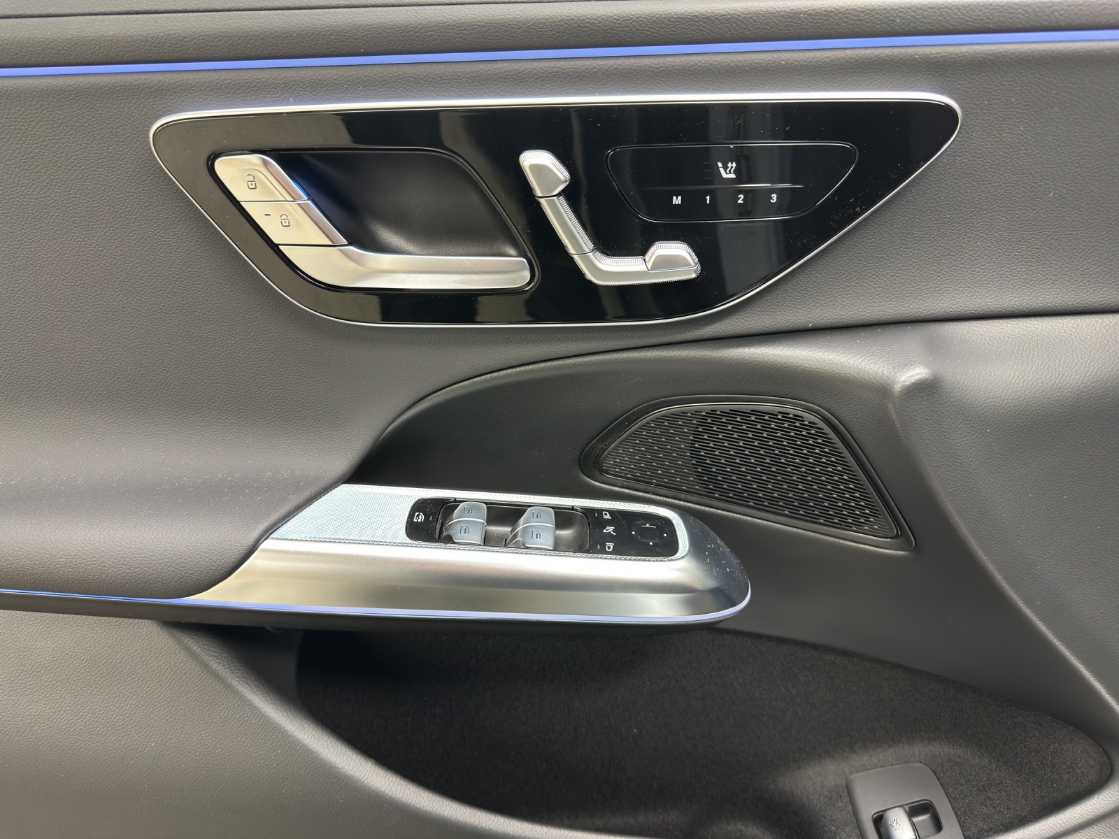 MERCEDES-BENZ E 200 T 9G-Tronic 4Matic-image-12