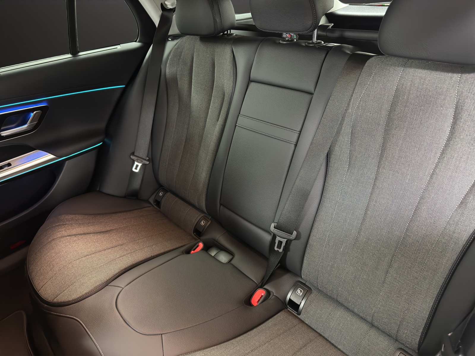 MERCEDES-BENZ E 200 T 9G-Tronic 4Matic-image-14