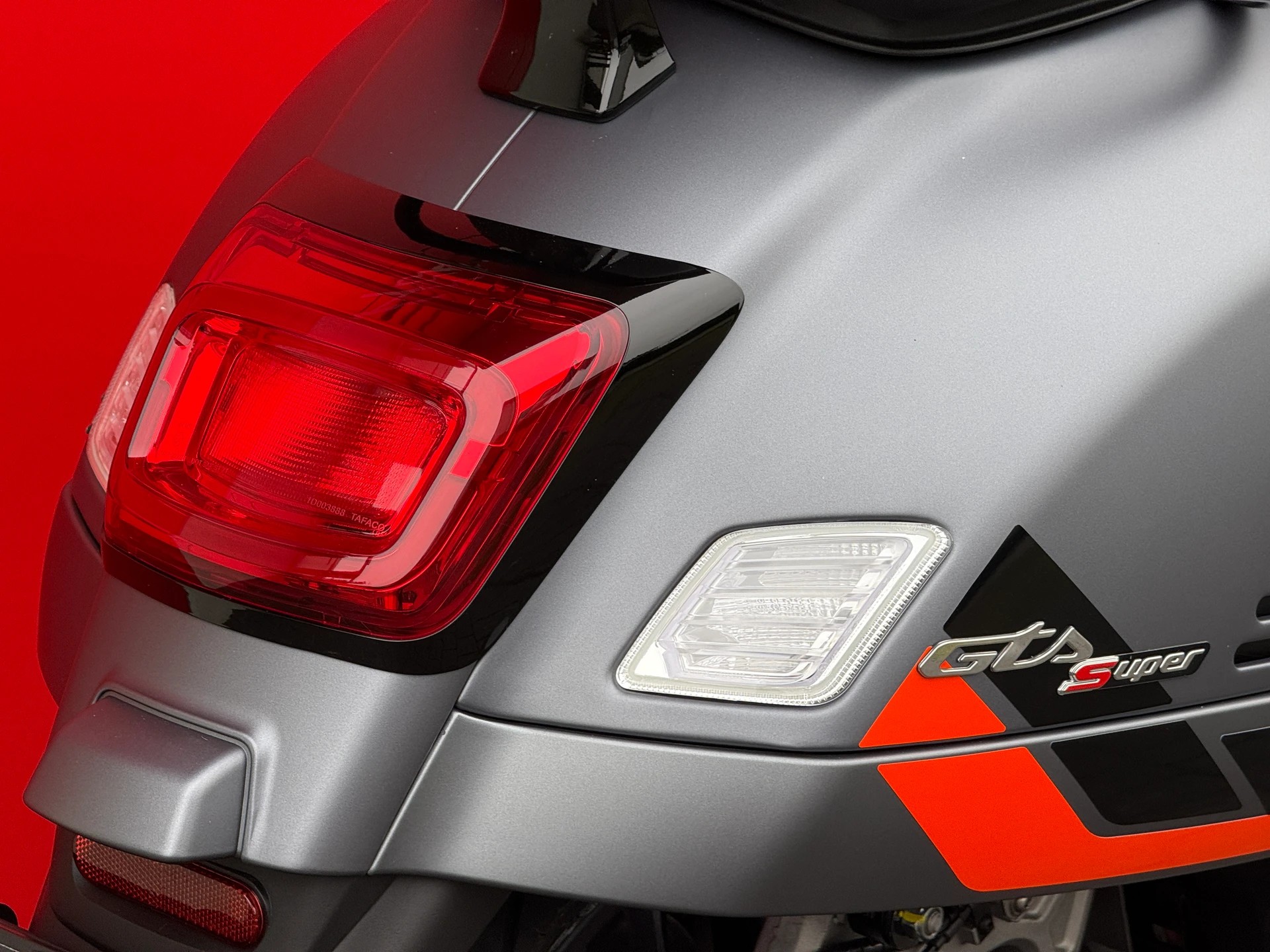 PIAGGIO Vespa GTS 125 Super Sport RST Euro 5+-image-13