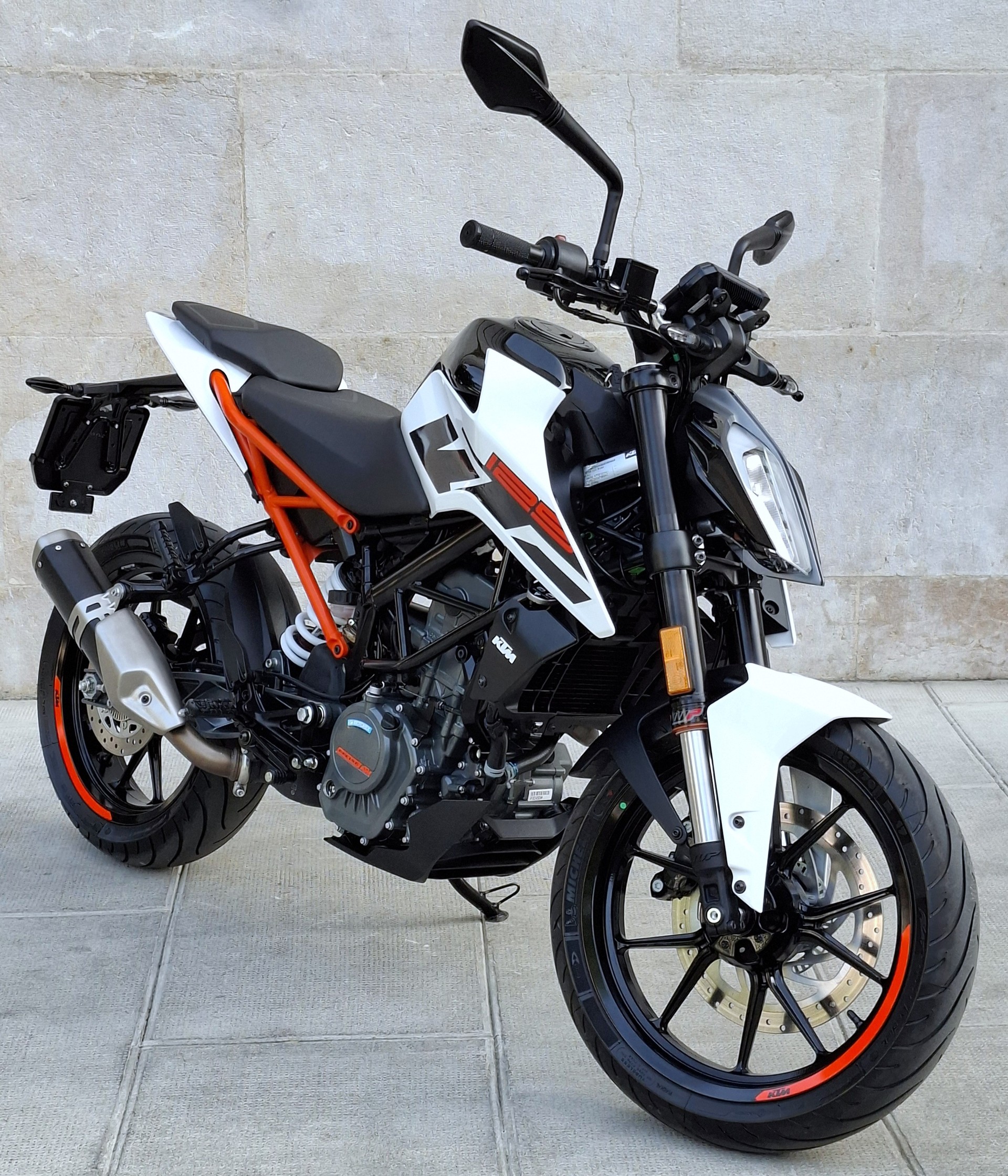 KTM 125 Duke ABS-image-1