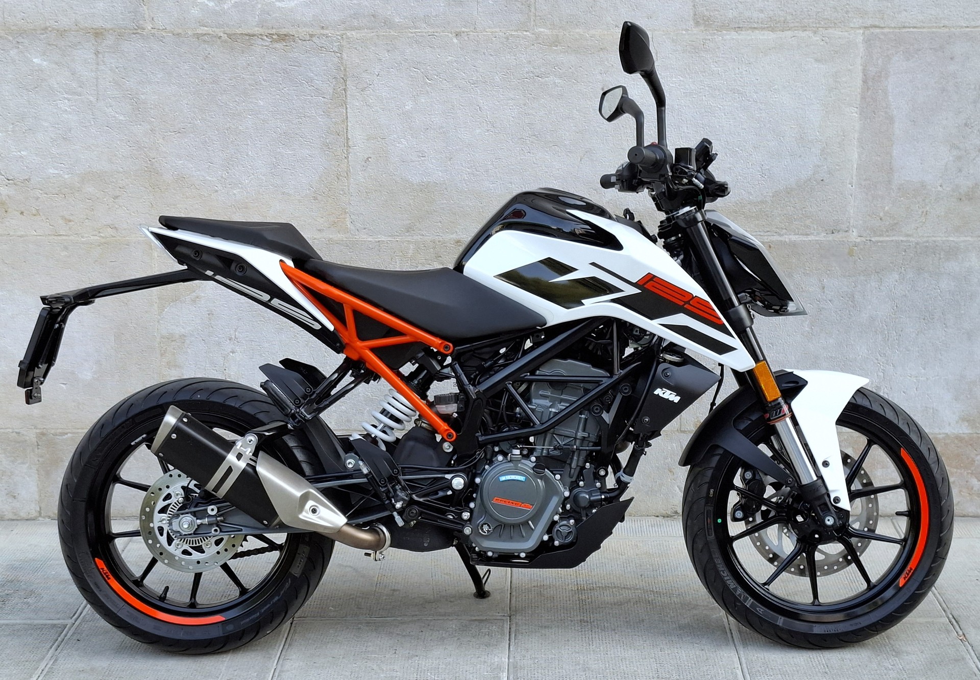 KTM 125 Duke ABS-image-0