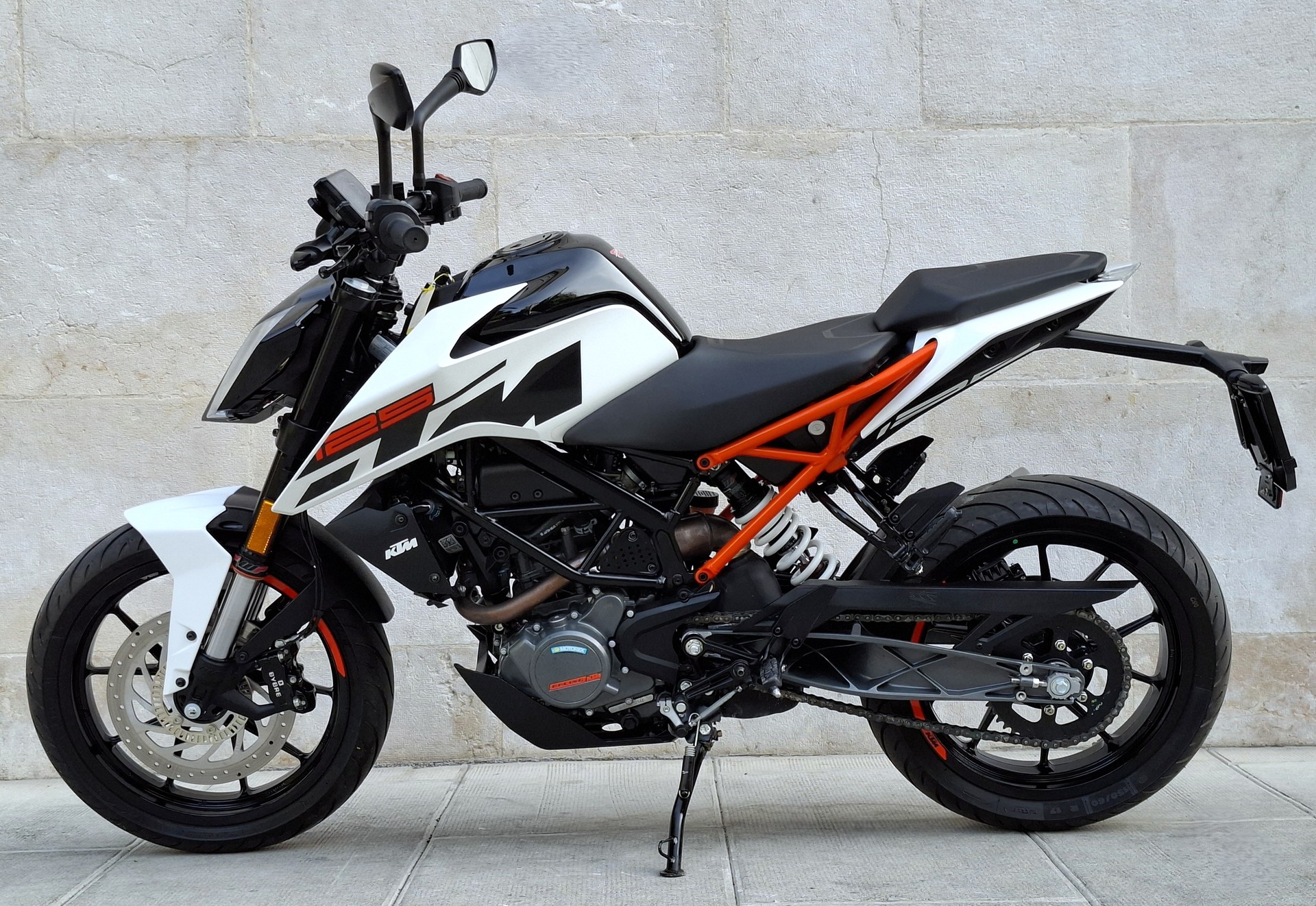 KTM 125 Duke ABS-image-2