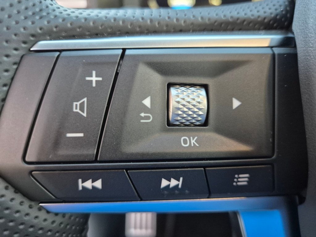 MITSUBISHI Outlander 2.4 PHEV Instyle Black Line 4WD Automatic-image-11