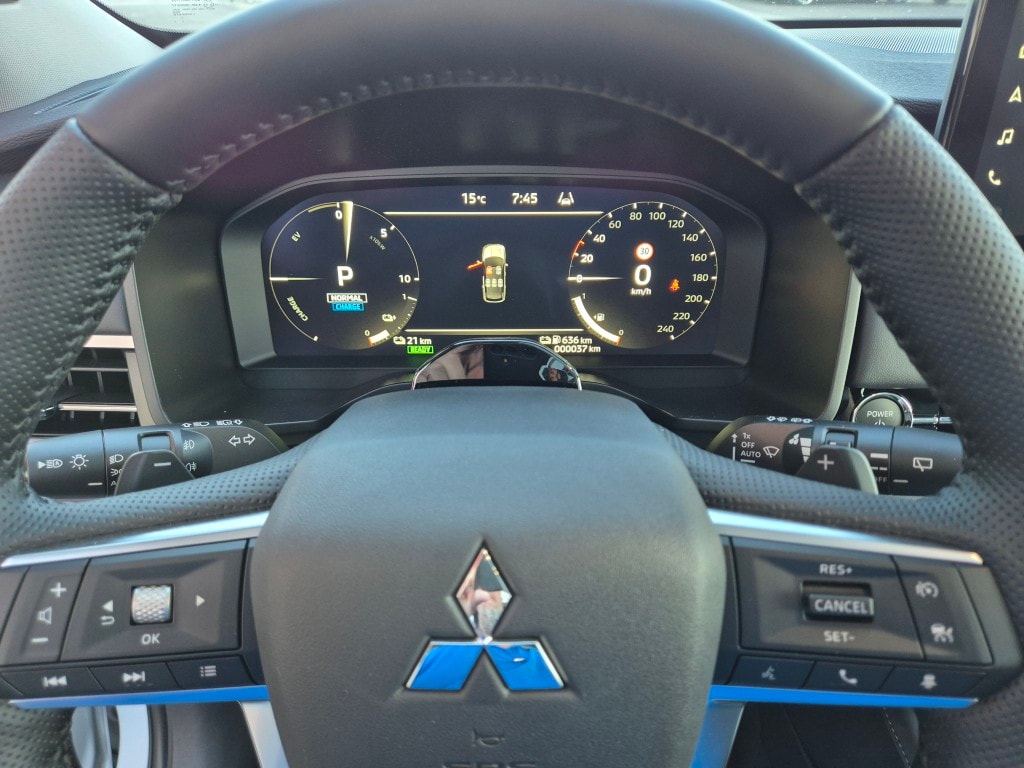 MITSUBISHI Outlander 2.4 PHEV Instyle Black Line 4WD Automatic-image-9