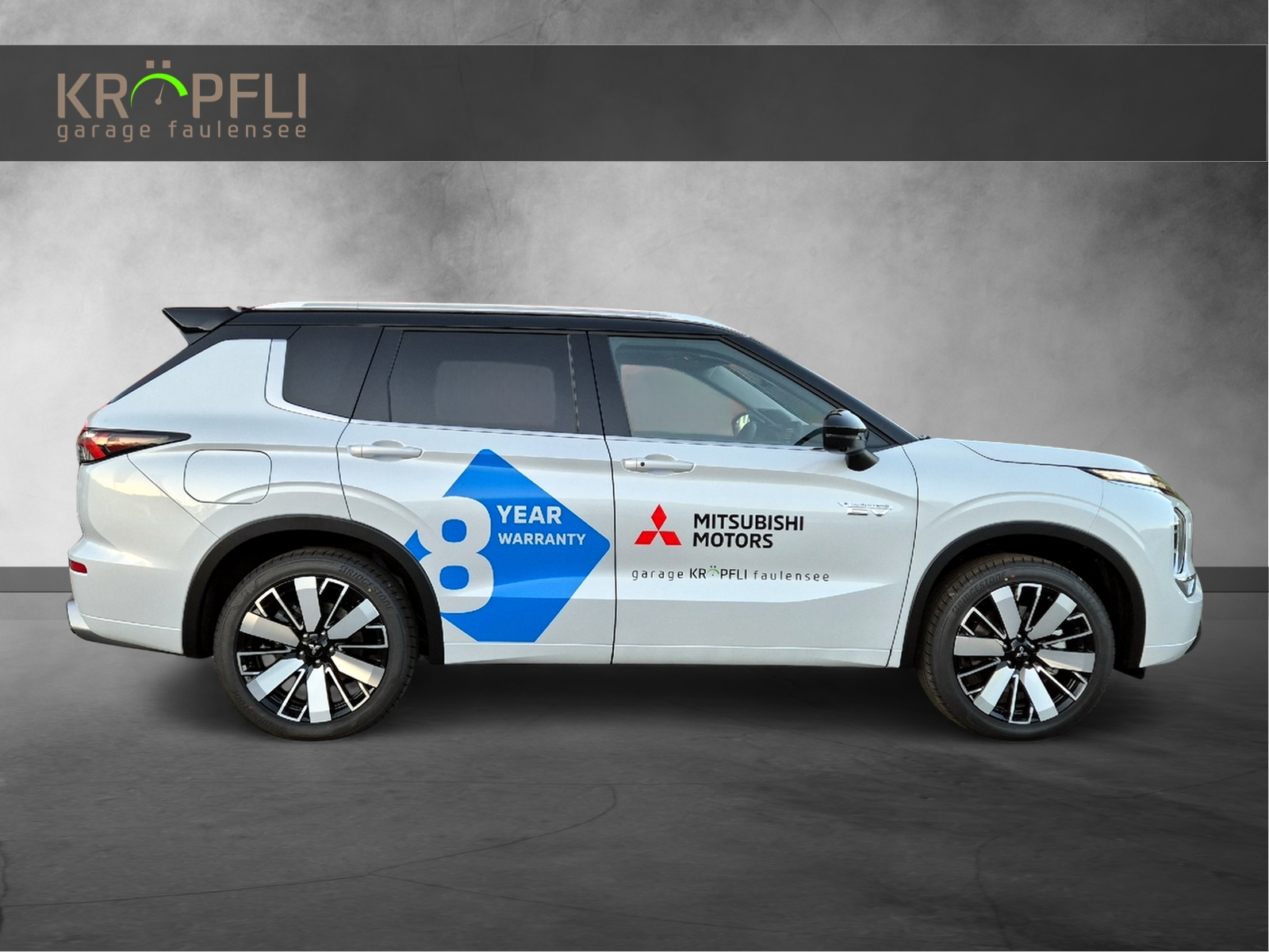 MITSUBISHI Outlander 2.4 PHEV Instyle Black Line 4WD Automatic-showroom-element-3