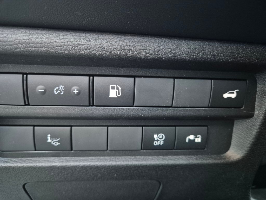 MITSUBISHI Outlander 2.4 PHEV Instyle Black Line 4WD Automatic-image-8