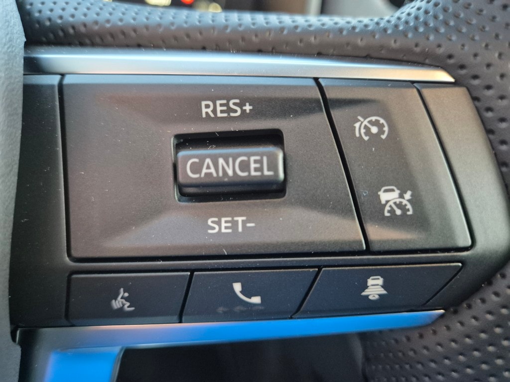 MITSUBISHI Outlander 2.4 PHEV Instyle Black Line 4WD Automatic-image-12