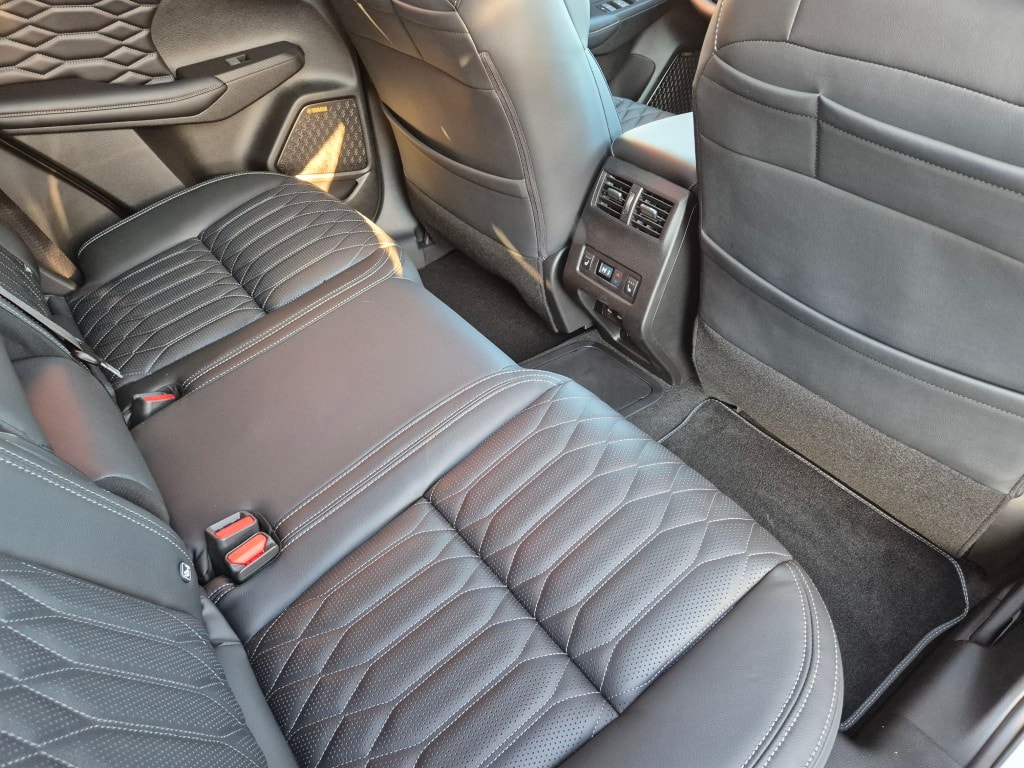 MITSUBISHI Outlander 2.4 PHEV Instyle Black Line 4WD Automatic-image-21