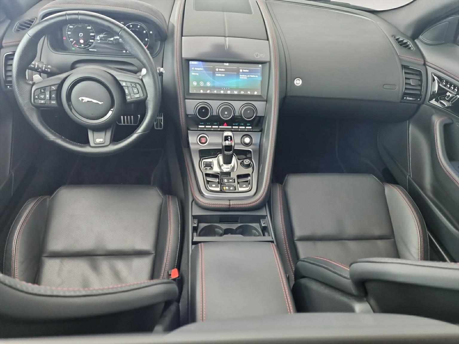 JAGUAR F-Type Convertible 5.0 V8 R75 AWD-image-4