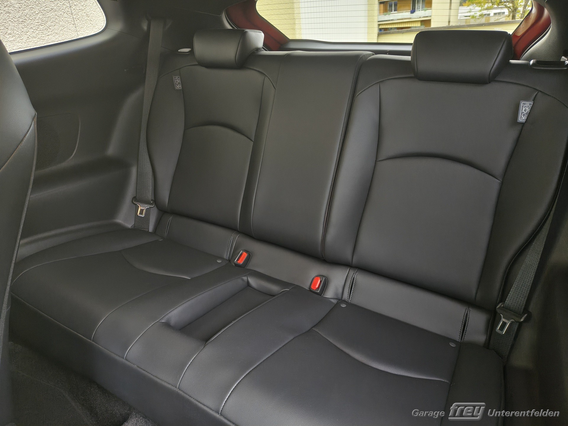 TOYOTA Yaris 1.6 GR Sport-image-14
