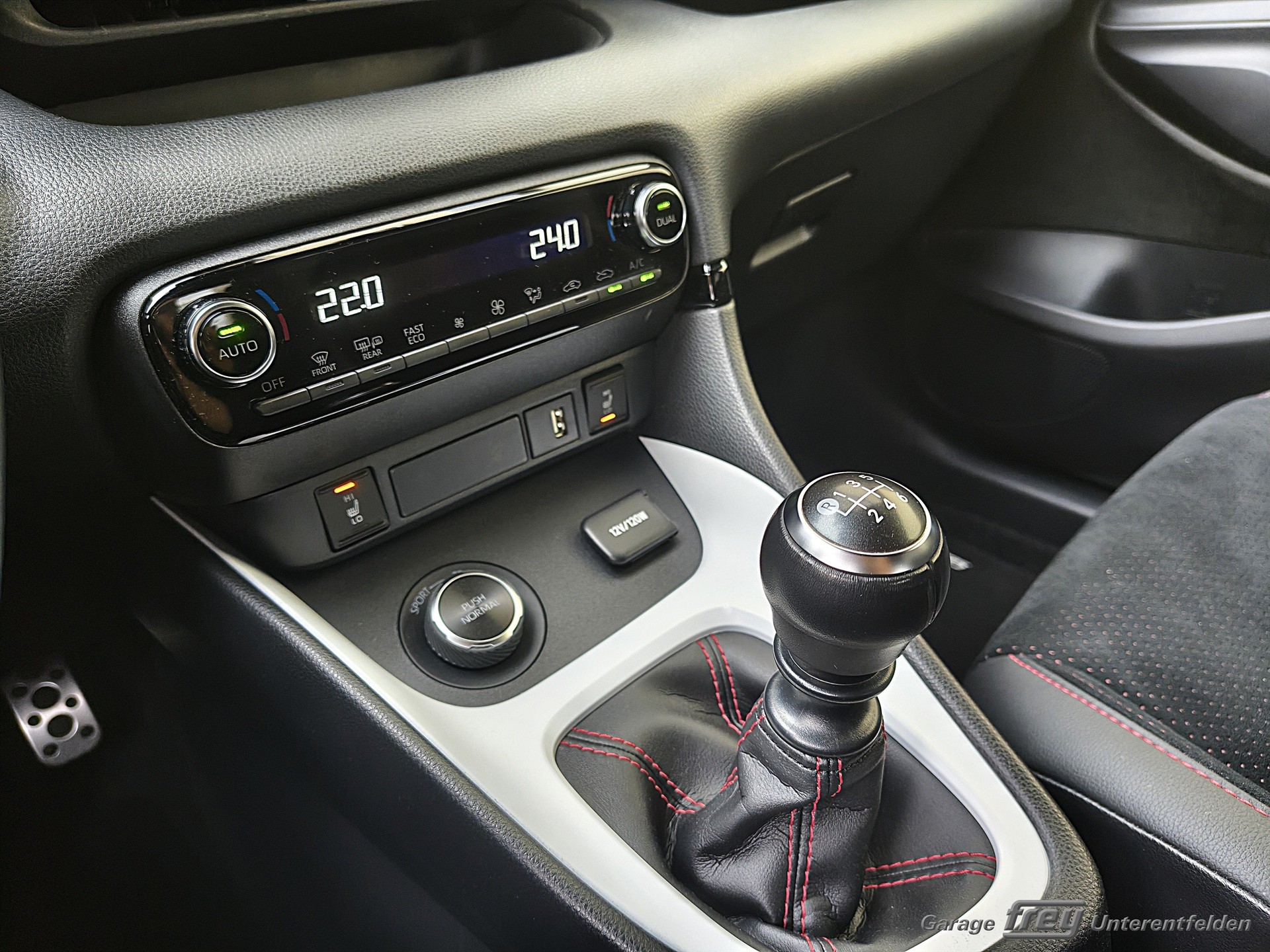 TOYOTA Yaris 1.6 GR Sport-image-13