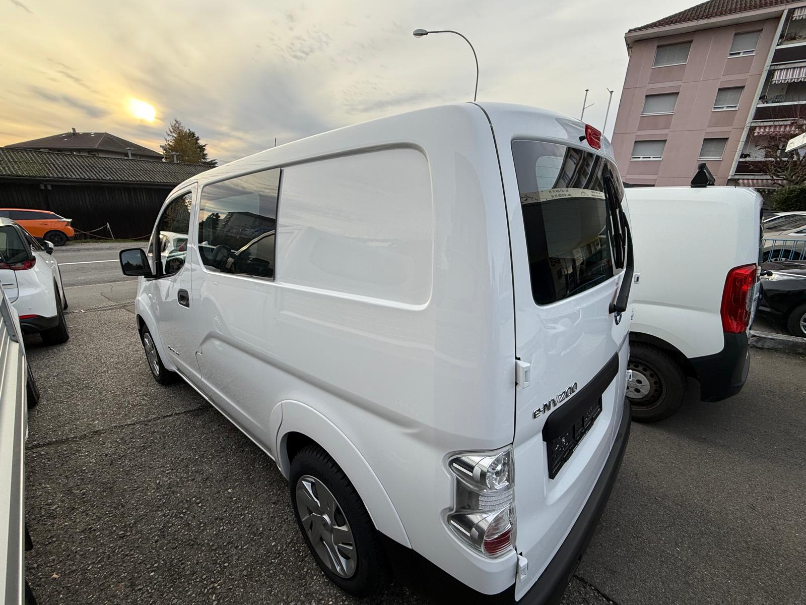 NISSAN e-NV200 Premium (inklusive. battery)-showroom-element-3