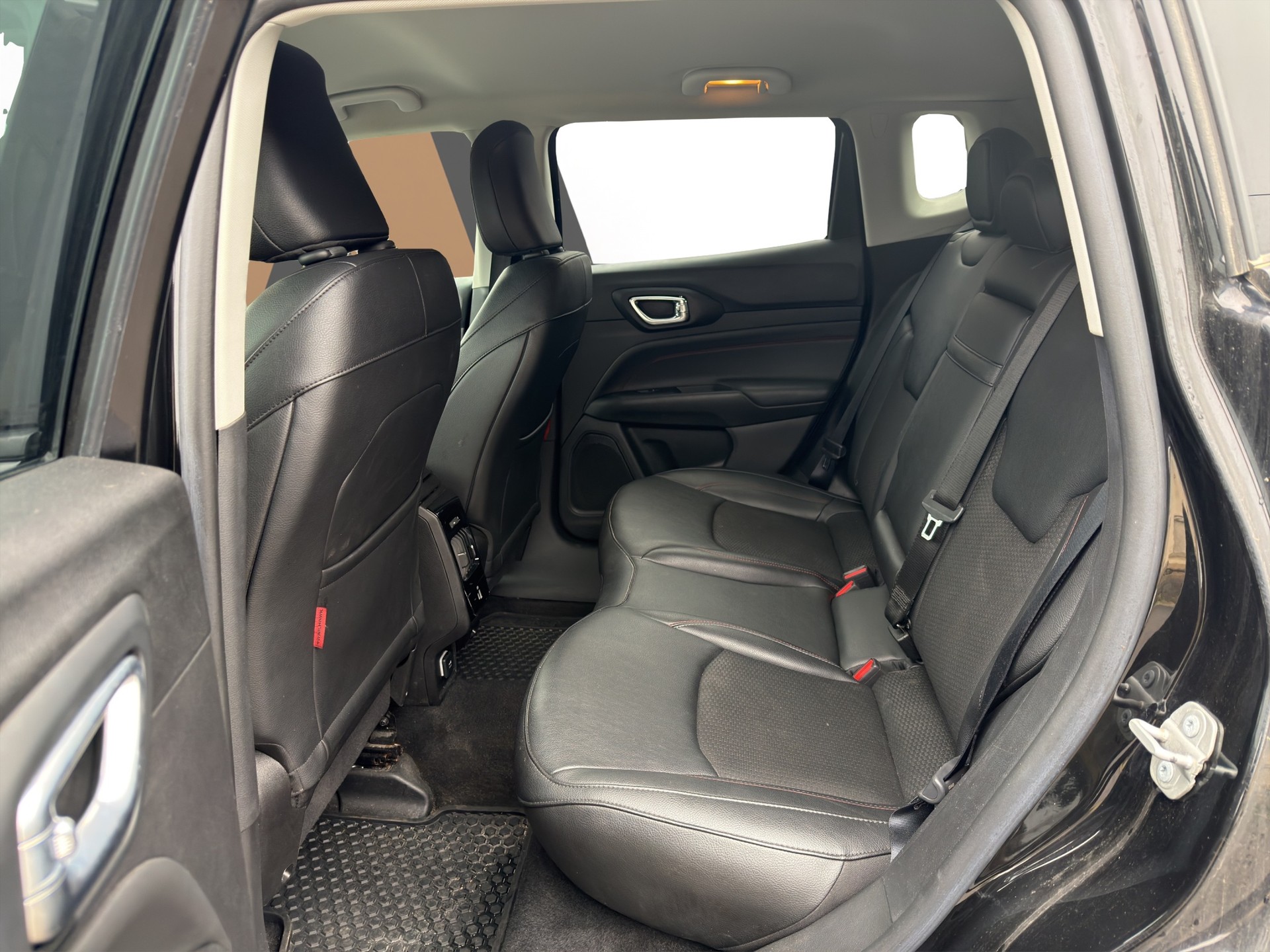 JEEP Compass 1.3T PHEV Trailhawk 4xe-image-12