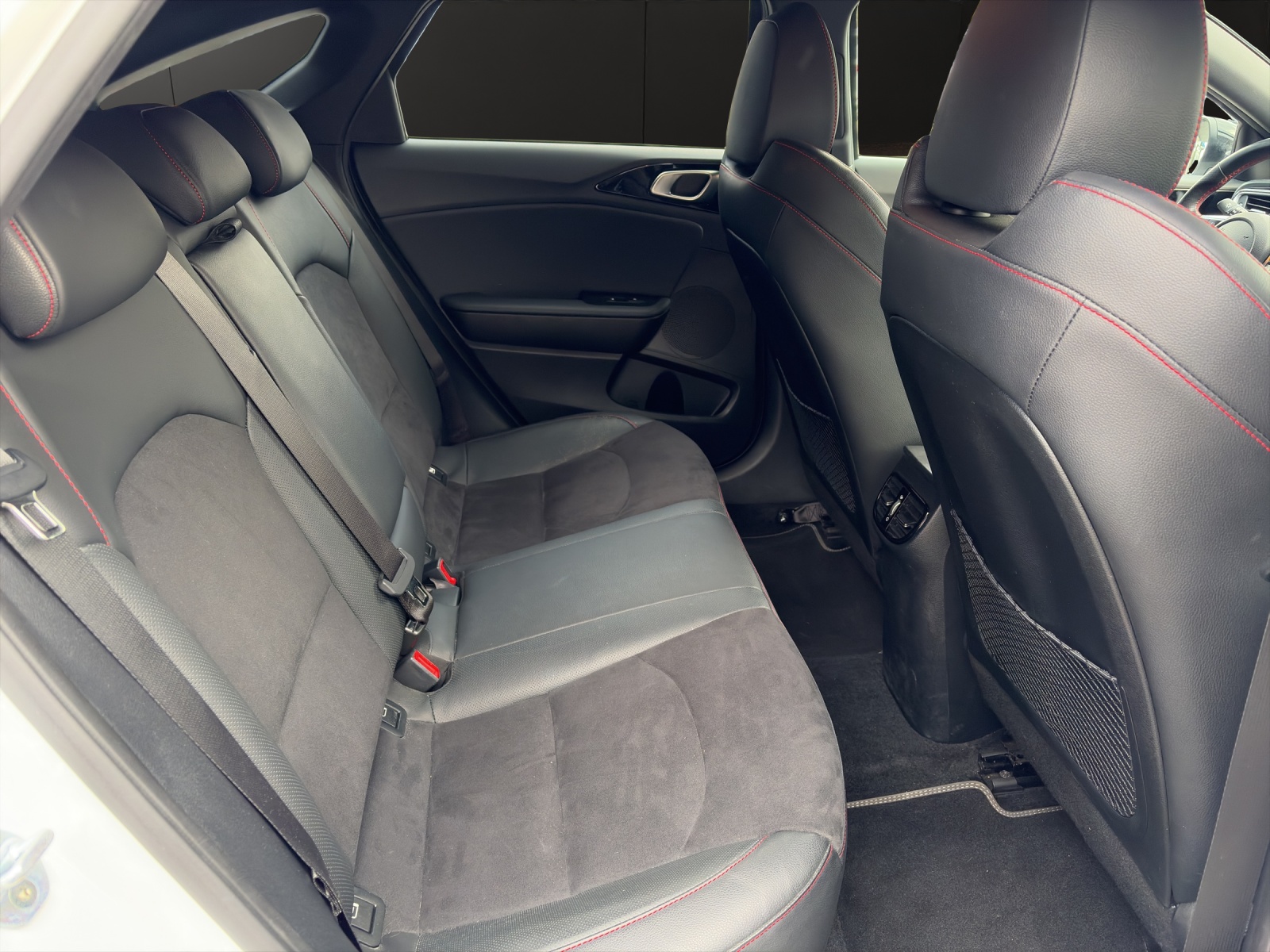 KIA ProCeed 1.6 T-GDi GT-image-15