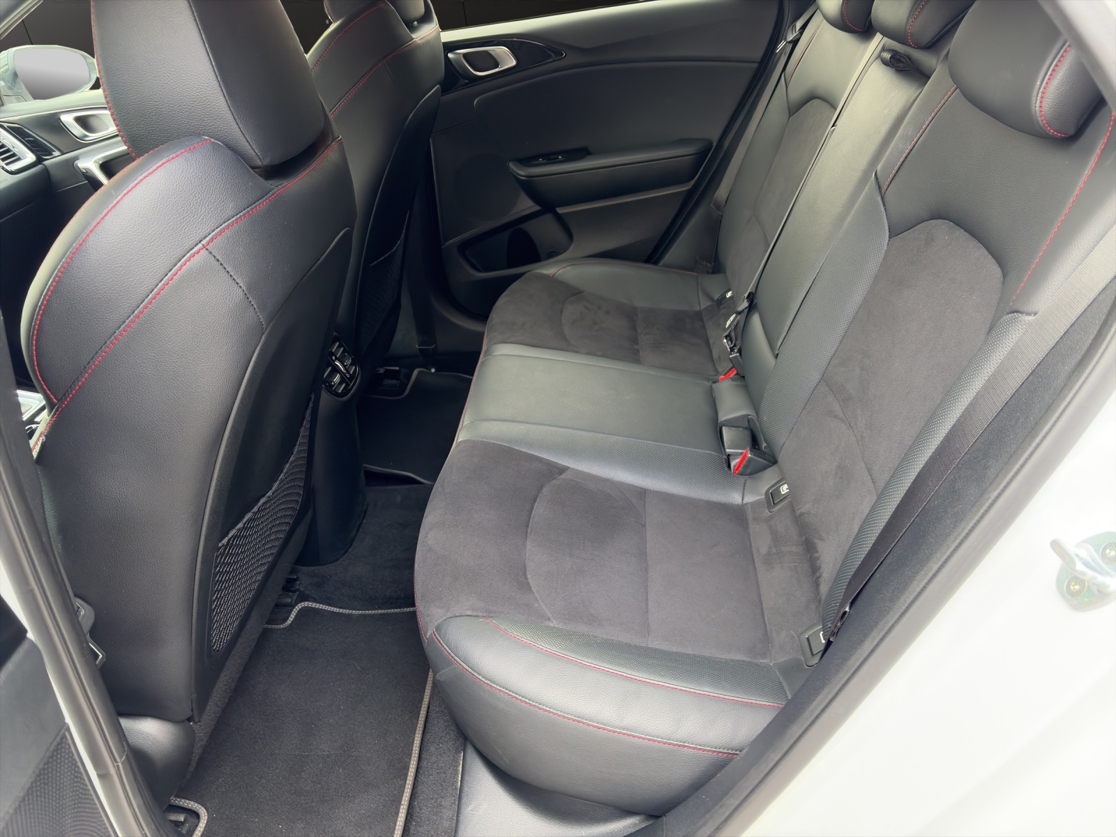 KIA ProCeed 1.6 T-GDi GT-image-11