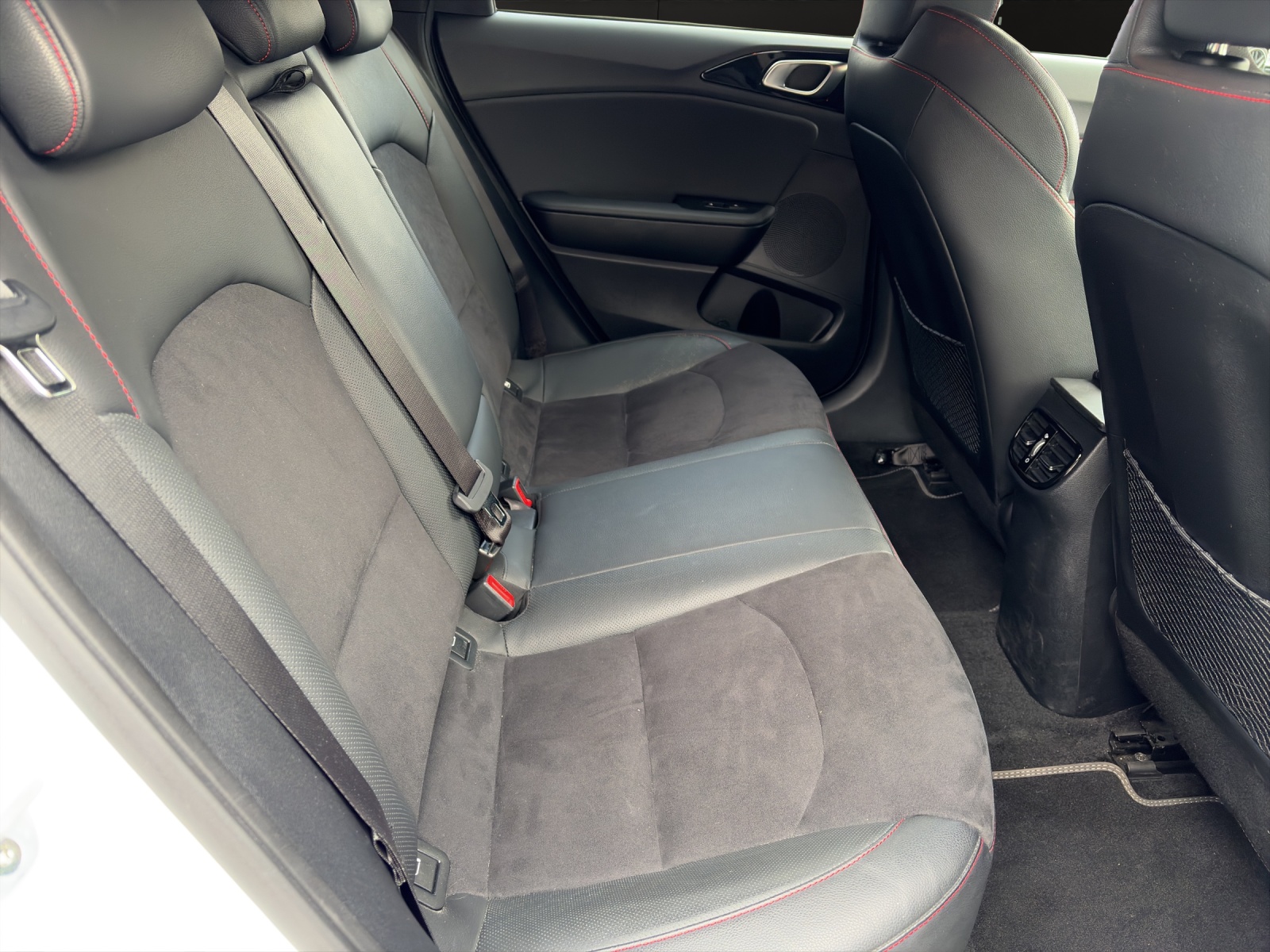 KIA ProCeed 1.6 T-GDi GT-image-13