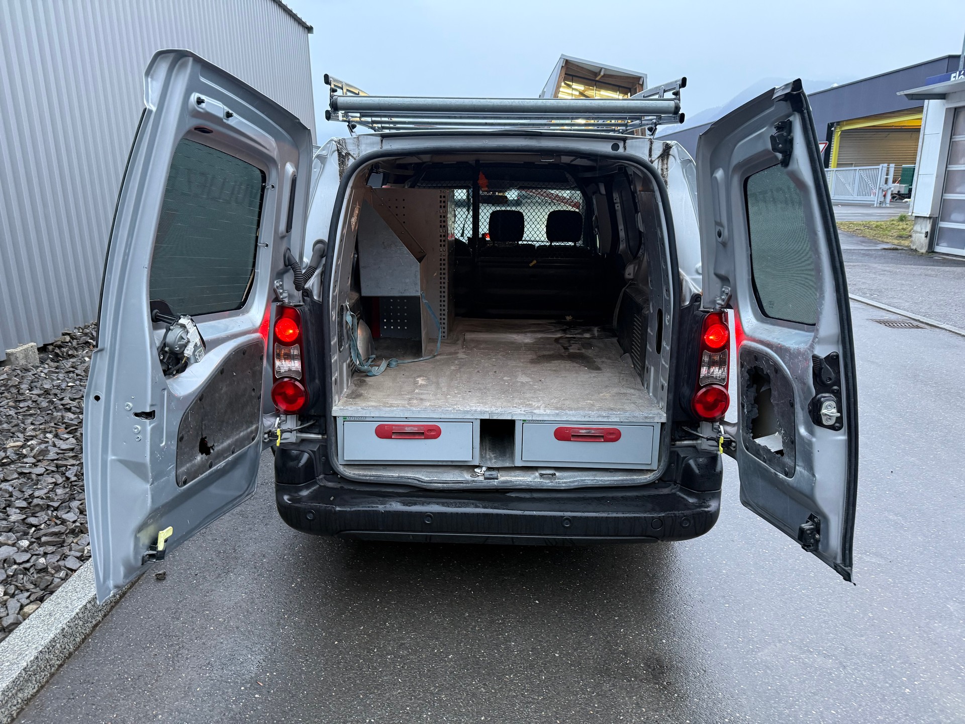 CITROEN Berlingo 1.6 BlueHDi 100 Business 3. PLACES —-image-10