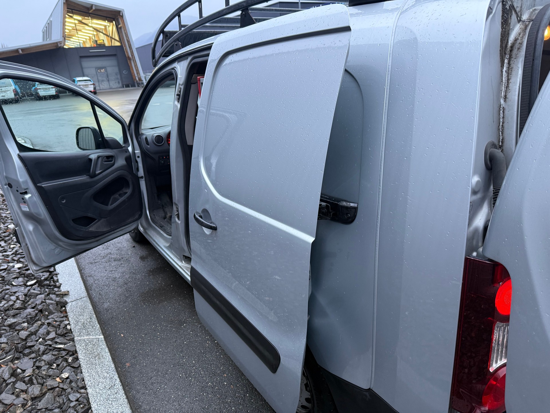 CITROEN Berlingo 1.6 BlueHDi 100 Business 3. PLACES —-image-12