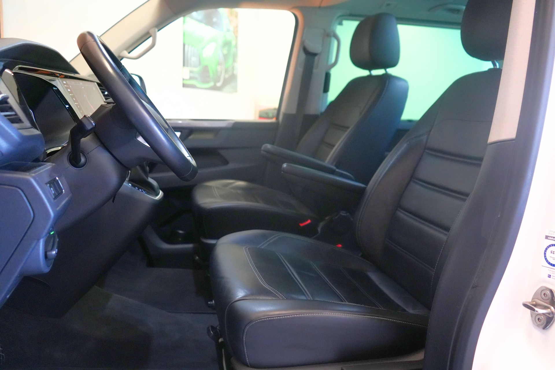 VW T6.1 Multivan 2.0 Bi-TDI Generation Six 4Motion DSG-image-10