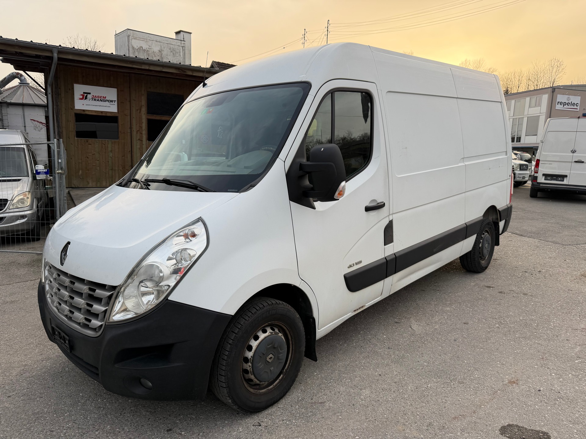 RENAULT Master T33 2.3dCi L2H2