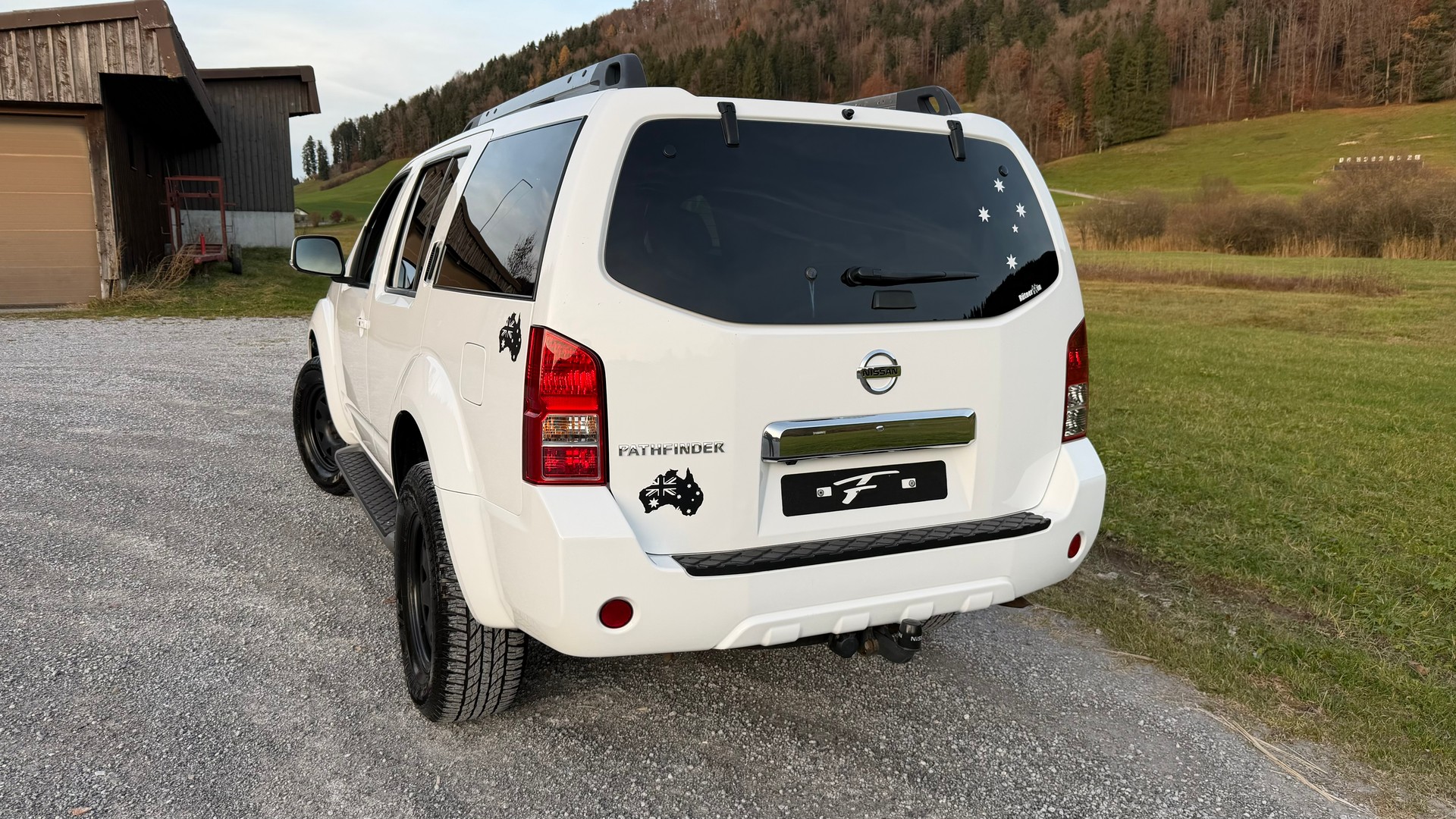 NISSAN Pathfinder 2.5 dCi Platinum Automatic-image-2