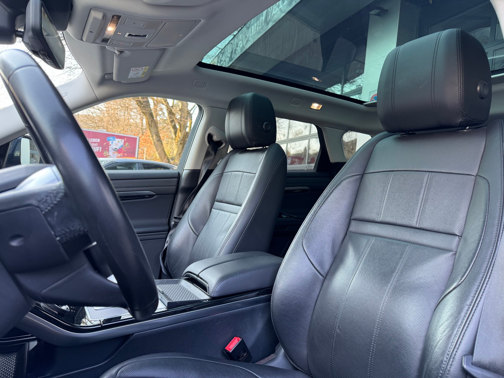 LAND ROVER Range Rover Evoque P 250 SE AT9-image-8