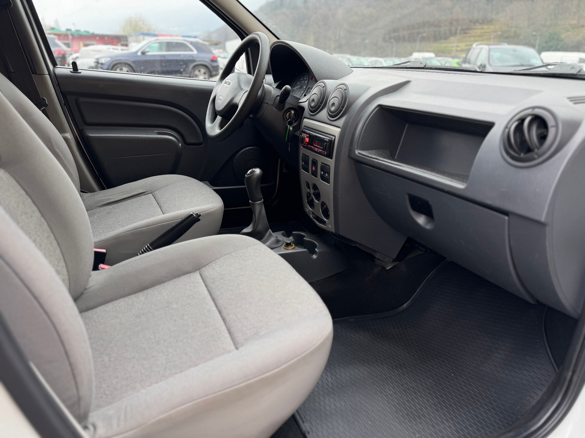 DACIA Logan 1.5 dCi Ambiance-image-3