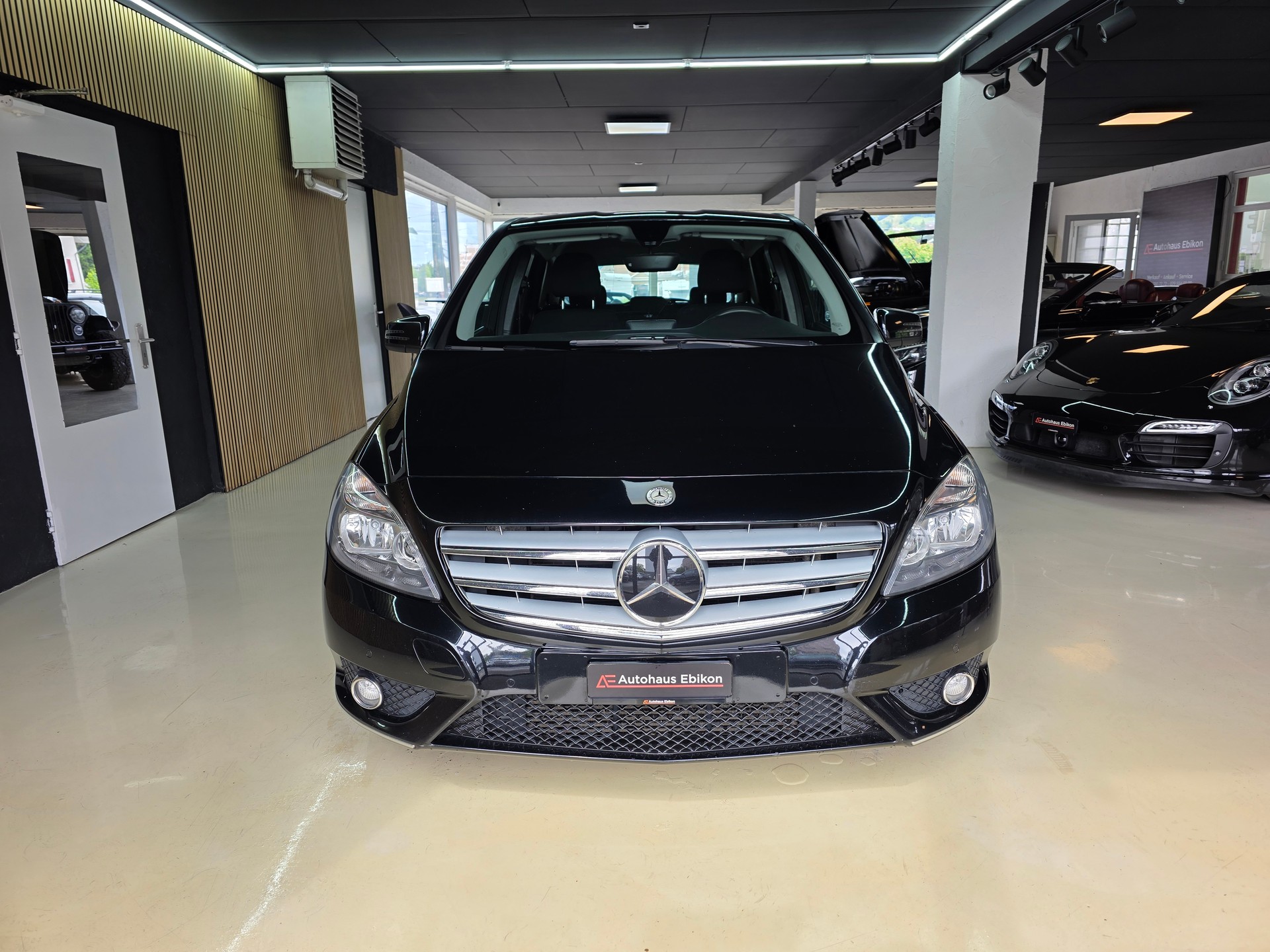MERCEDES-BENZ B 180 CDI-showroom-element-1