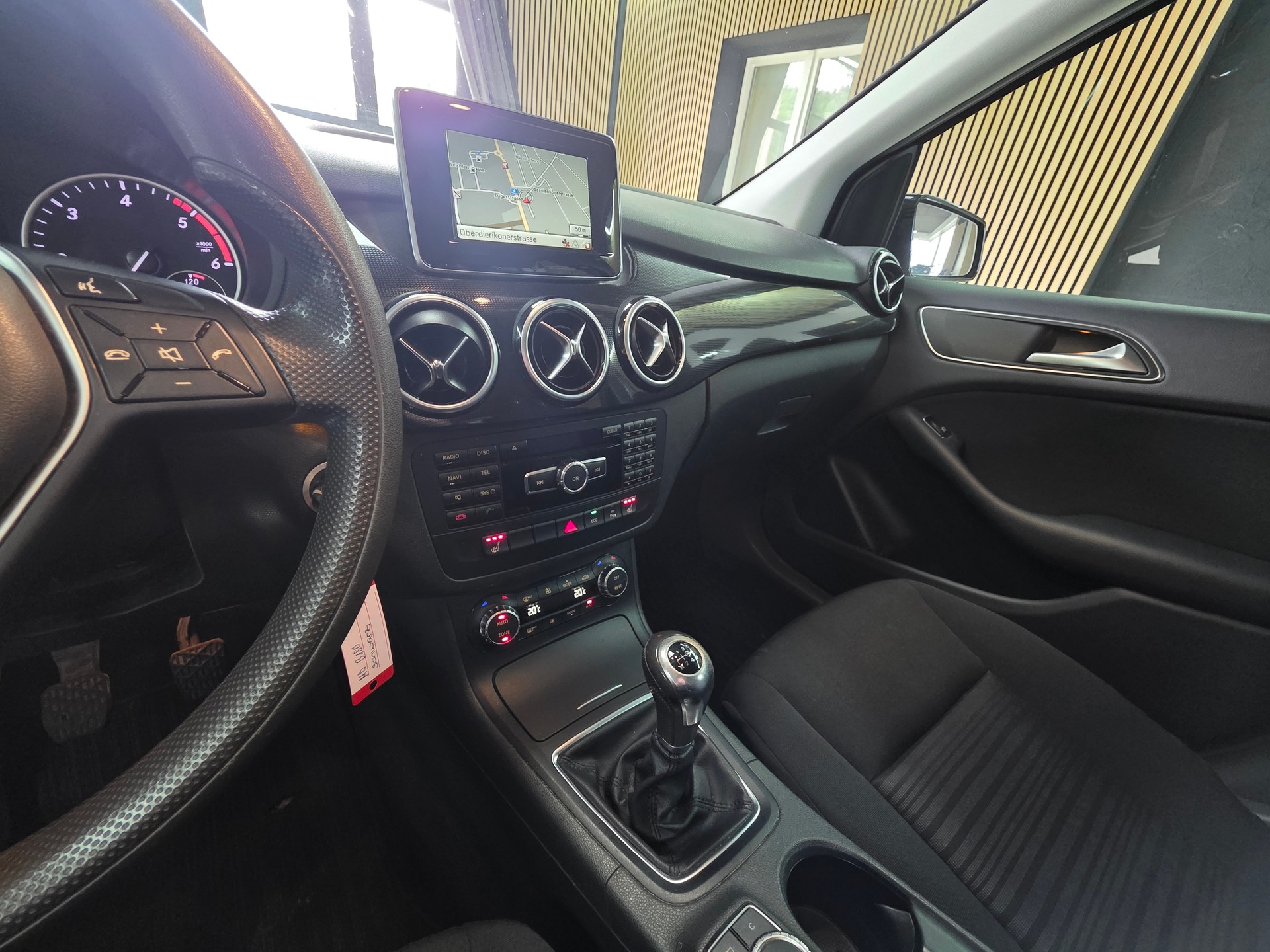 MERCEDES-BENZ B 180 CDI-image-9