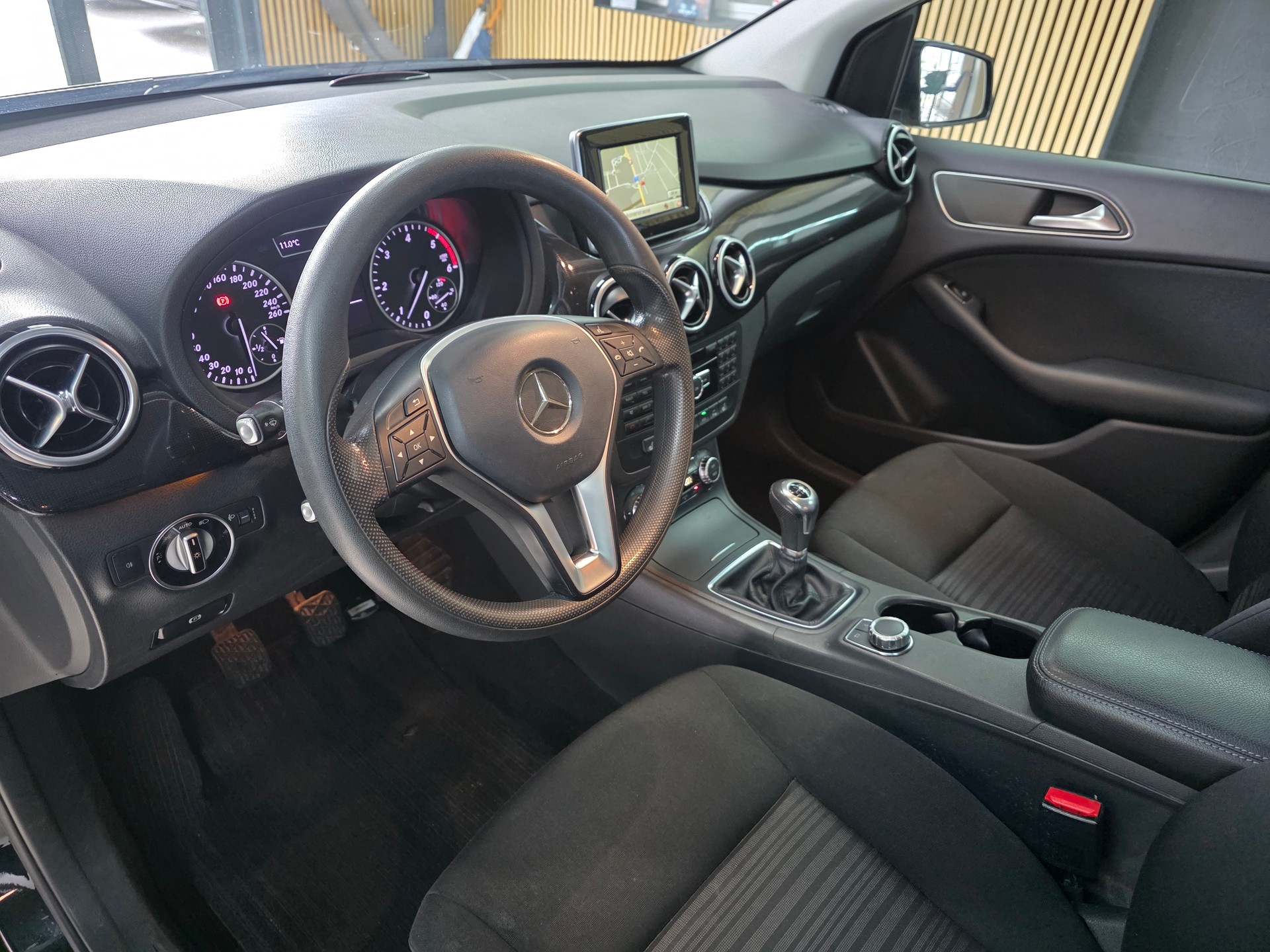 MERCEDES-BENZ B 180 CDI-image-4