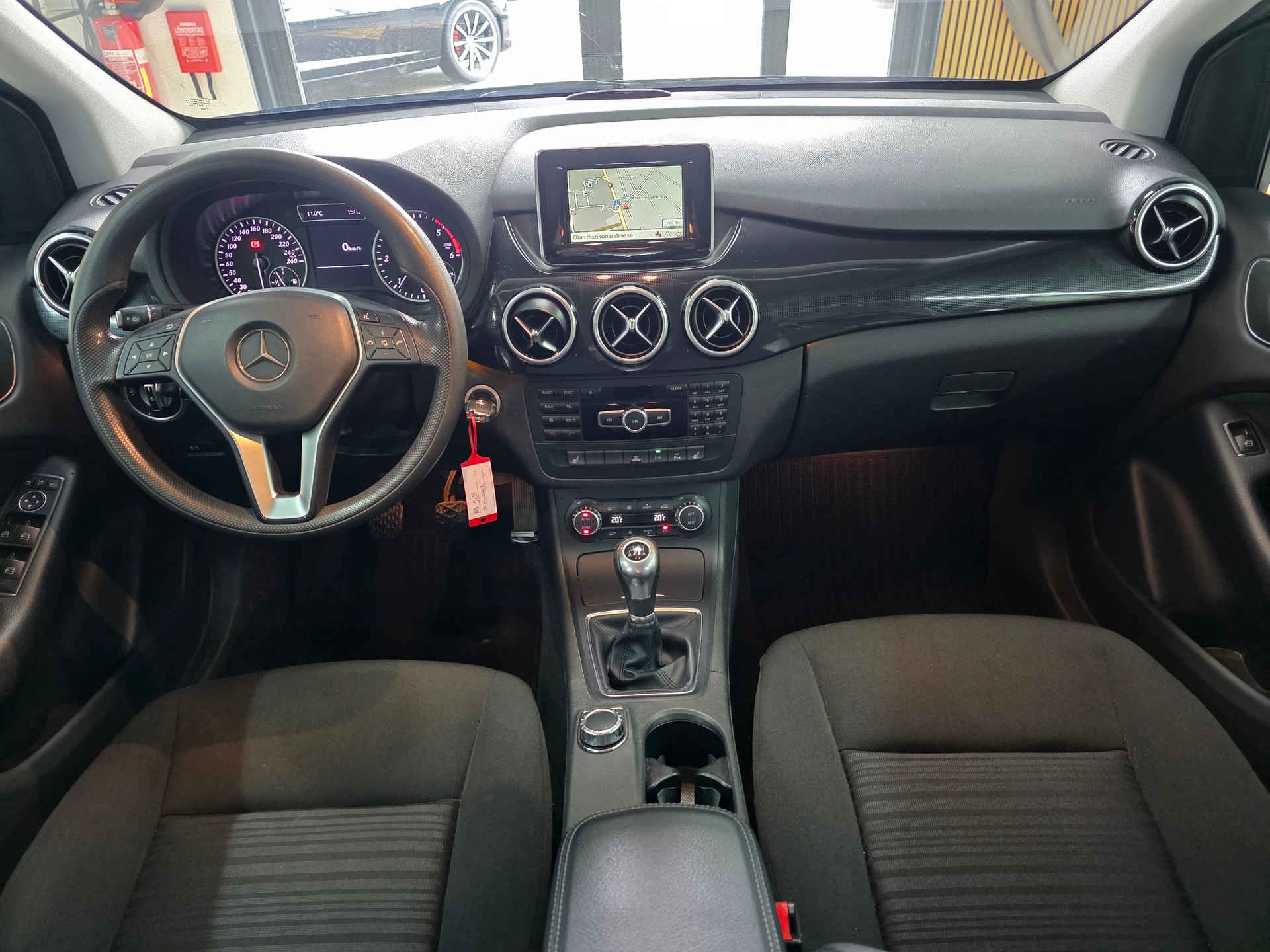 MERCEDES-BENZ B 180 CDI-image-8