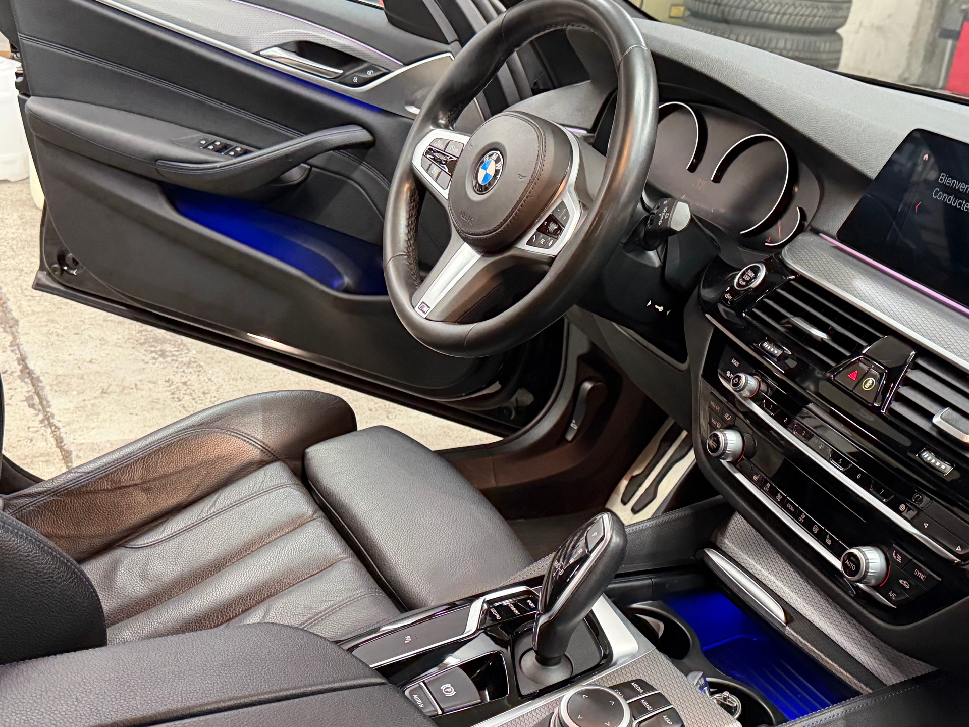 BMW 530d xDrive Touring Pure M Sport Edition Steptr.-image-8