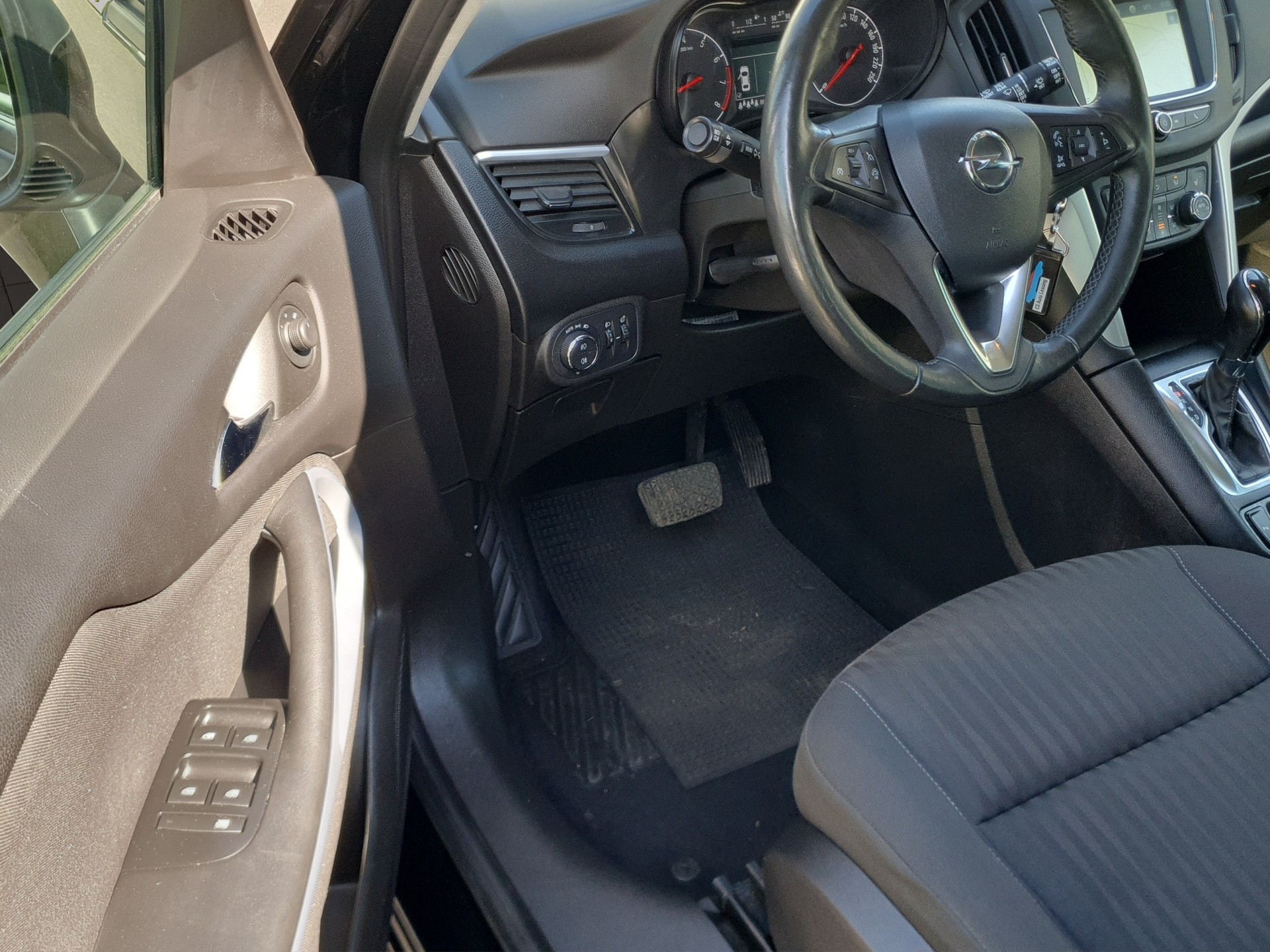 OPEL Zafira 1.4i 16V Turbo Enjoy Automatic-image-9