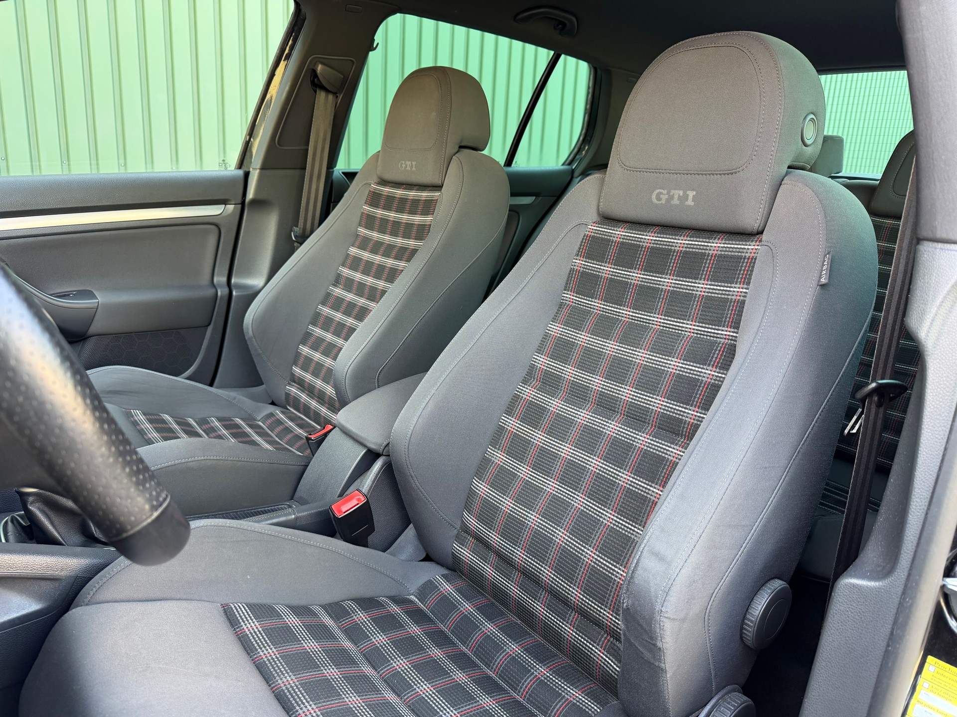 VW Golf 2.0 TFSI GTI-image-9