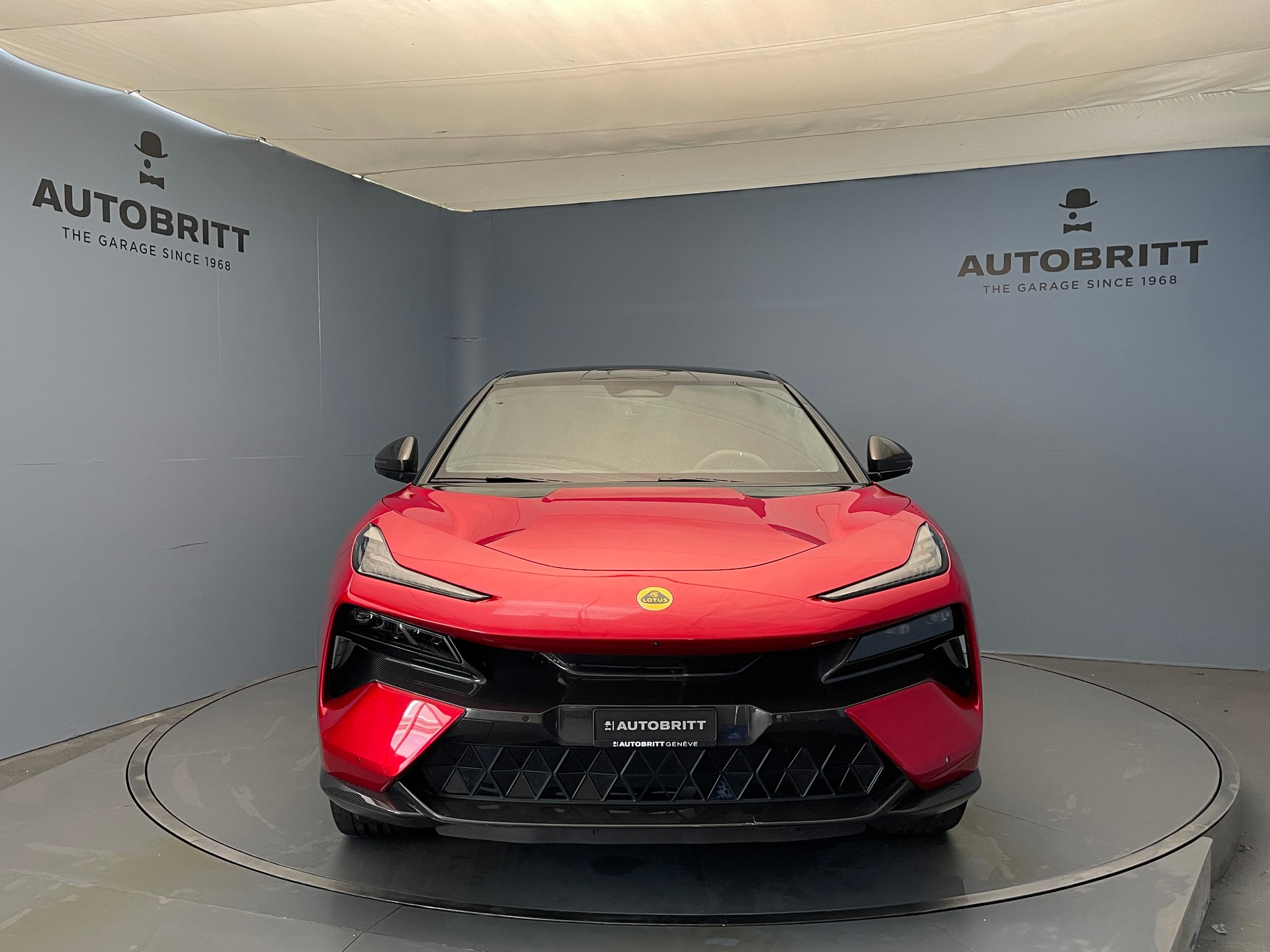 LOTUS Eletre S-showroom-element-1