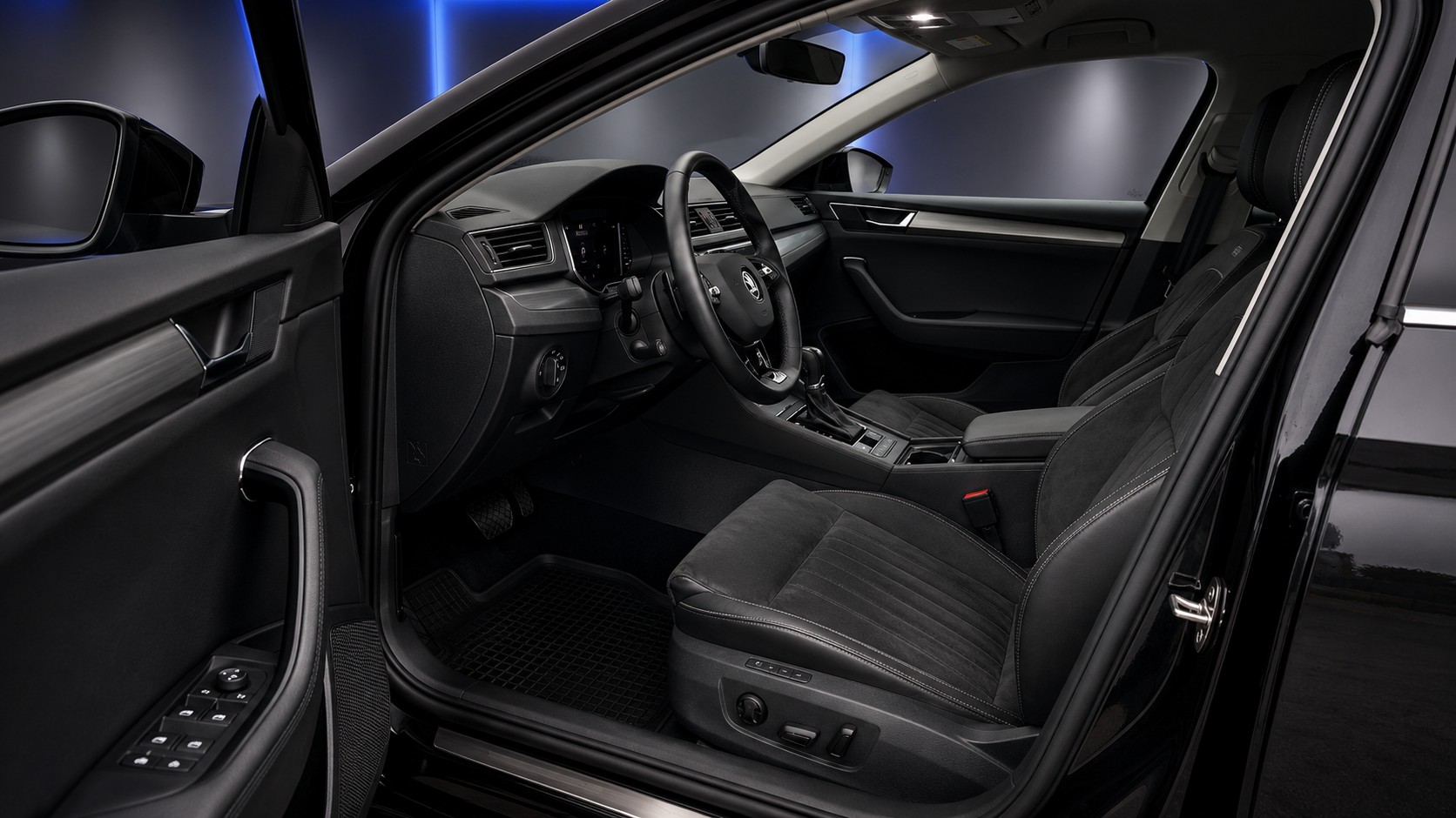 SKODA Superb Combi 2.0 TDi SportLine Light 4x4 DSG-image-9
